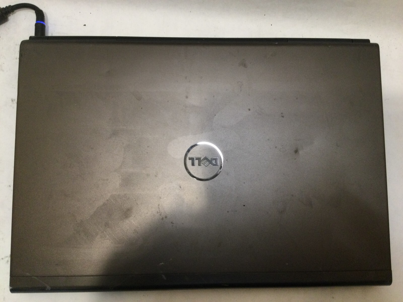 Dell Precision M4700 15.6″ / Intel Core i7 UNKNOWN SPECS / (CRACKED!) MR