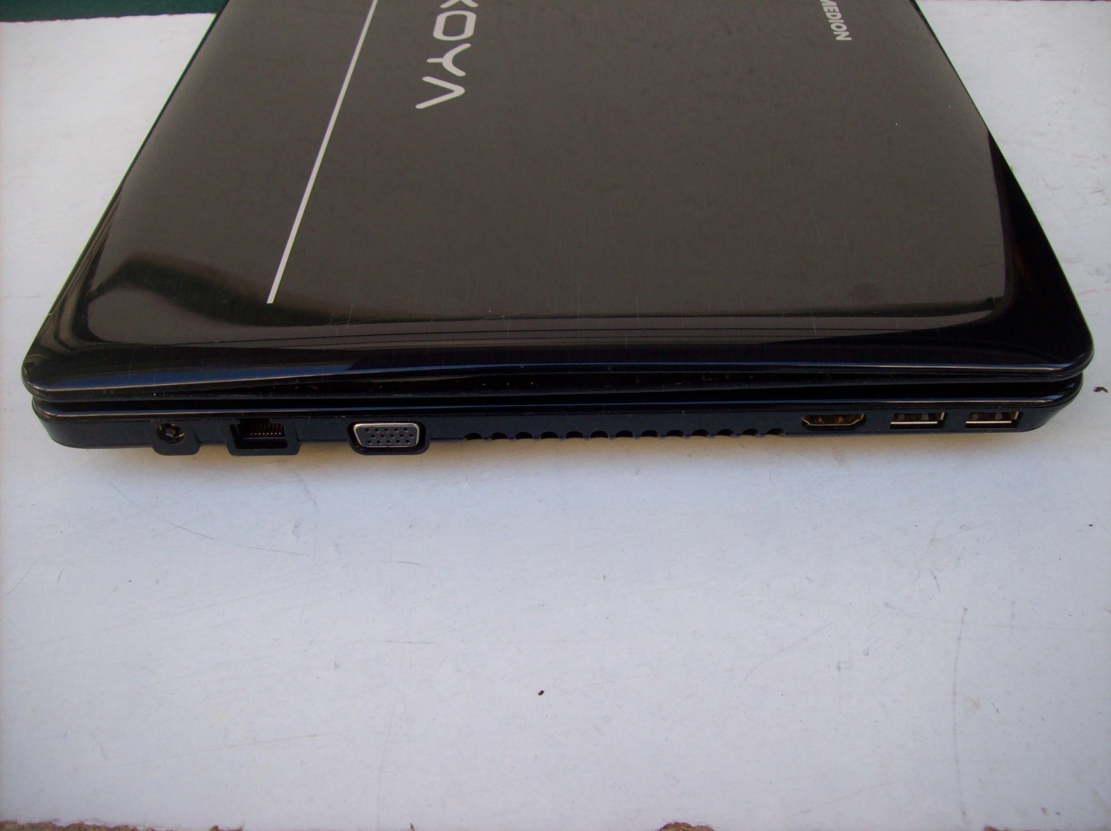 Laptop Medion Acoya E6221 screen damage spare part-001