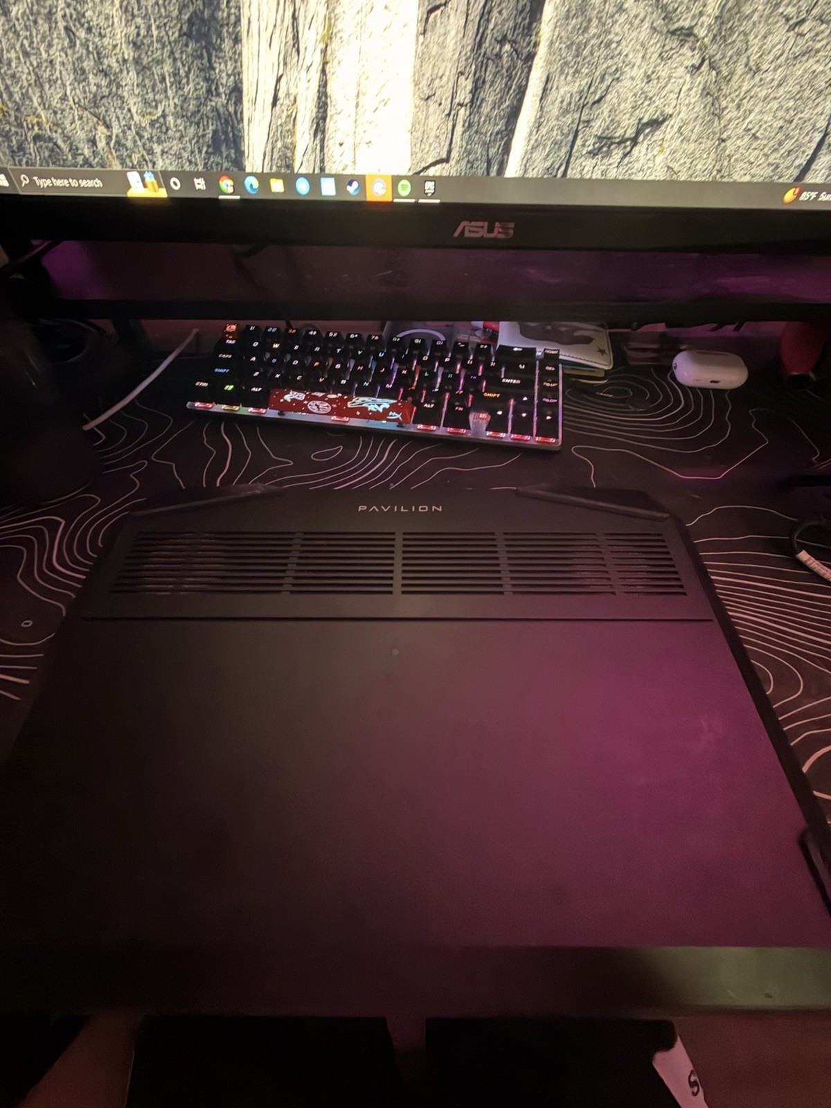 HP Pavilion Gaming 15.6″ i5 8GB 256GB SSD+1TB GTX 1650 Win10 Black (BrokeScreen)