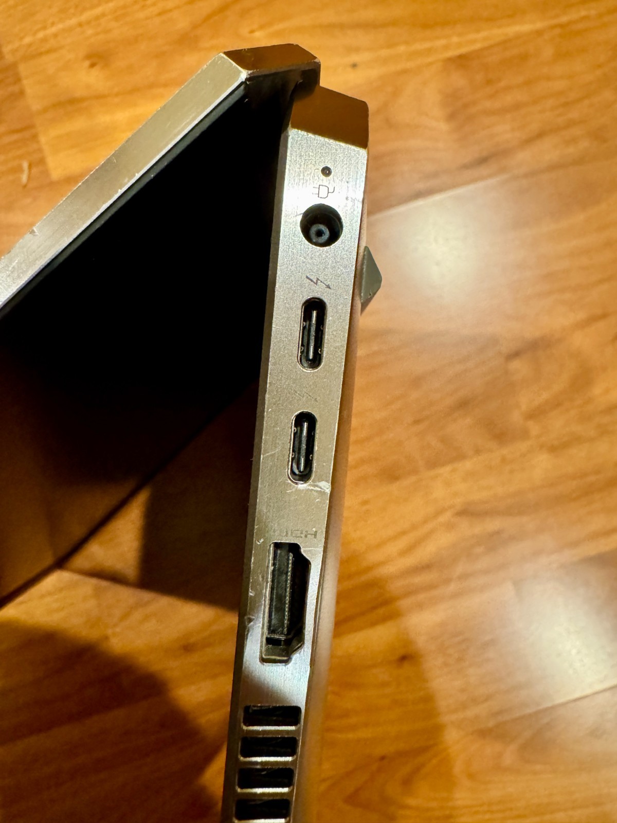 HP ZBook Studio G5 | Xeon E-2186M @ 2.9GHz | 32GB RAM | 512 GB | W 10 | 2YN58AV