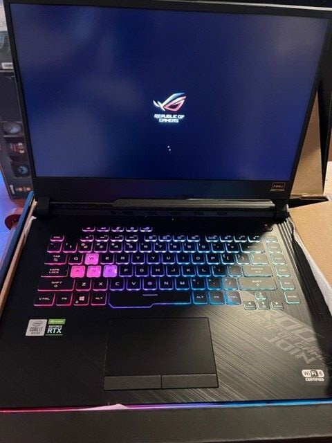 ASUS ROG Strix 15.6 FHD NVIDIA GEFORCE RTX 2070 16GB 1TB SSD INTEL I7-10750H CPU