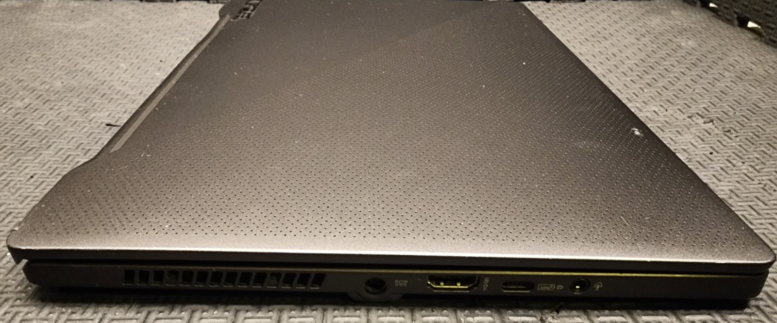 Asus ROG Zephyrus G14 14″ Ryzen 9 4900HS 16GB 500GB SSD GeForce RTX 2060 Max-Q