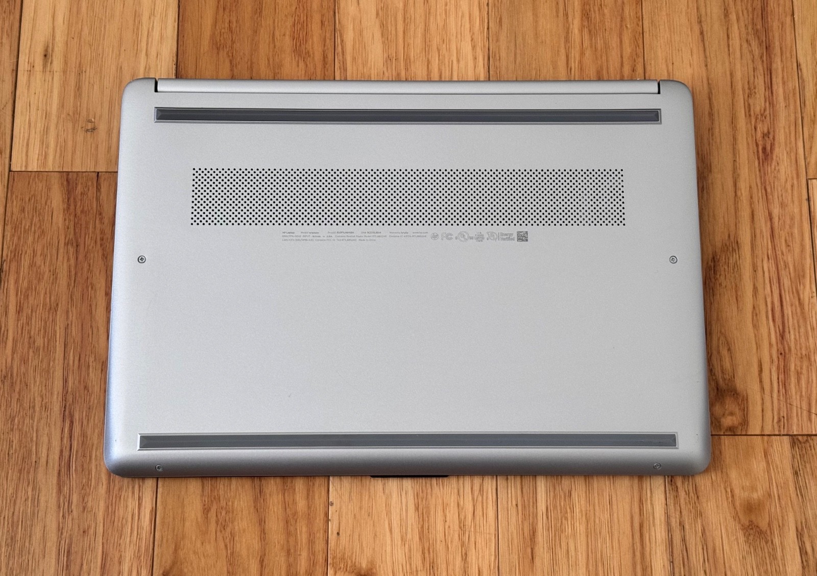 Laptop HP 14-fq1021nr (14 IPS FullHD Ryzen 5 SSD 250Gb)