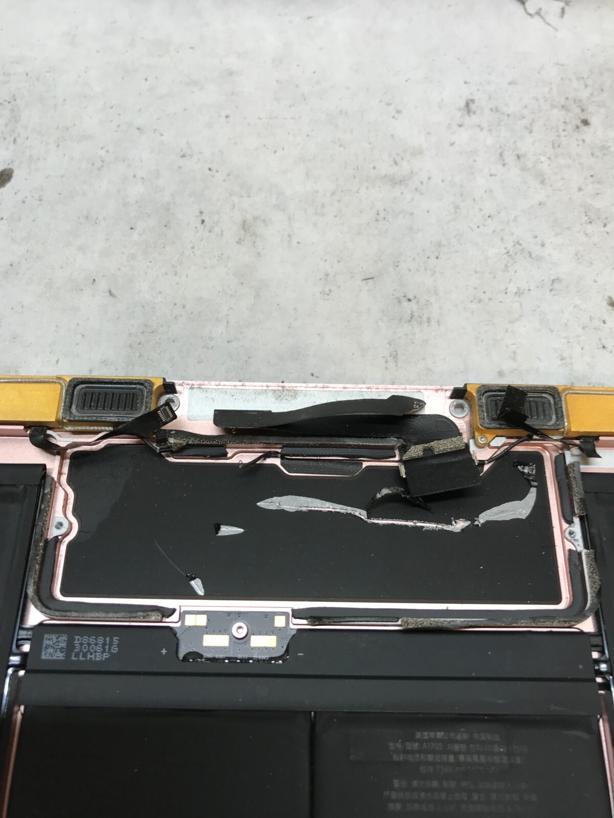 Apple MacBook 2015 A1534 Battery+Back Cover ONLY For Parts or Repair AS IS – DW