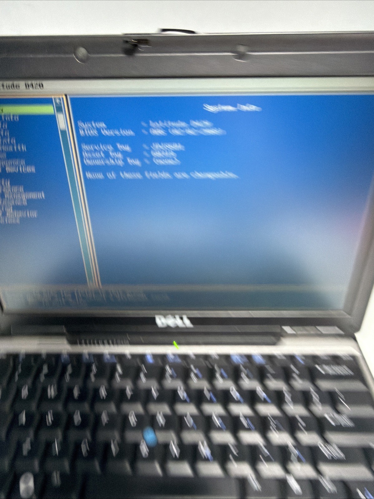 Dell Latitude D420 14″ Laptop Core Duo 2.5gb Ram No Drives Boots Bios