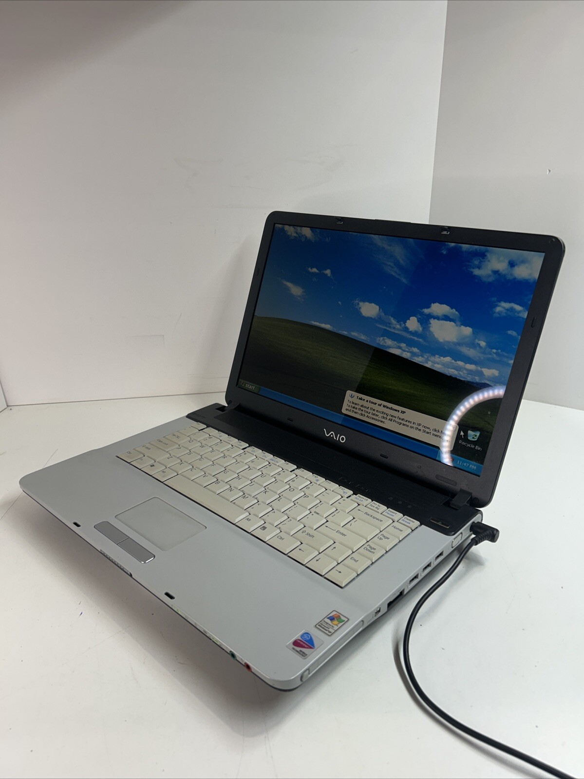 Sony Vaio VGN-FS715 Intel Celeron M370 1.50 GHz 512MB Ram 60GB HDD Win XP