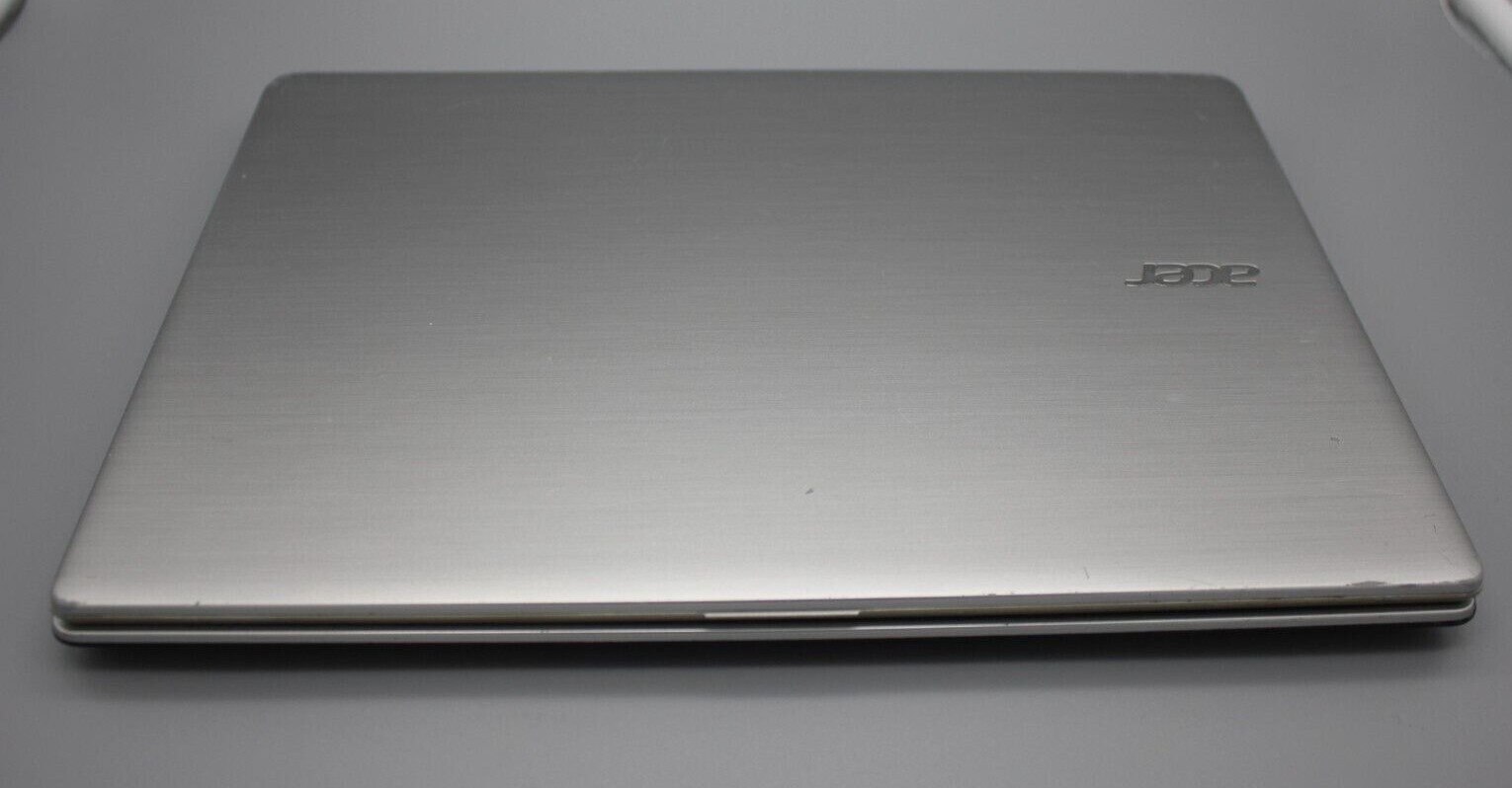 Acer Aspire V5 Series Touchscreen Laptop & Charger – UNTESTED – FOR PARTS ONLY
