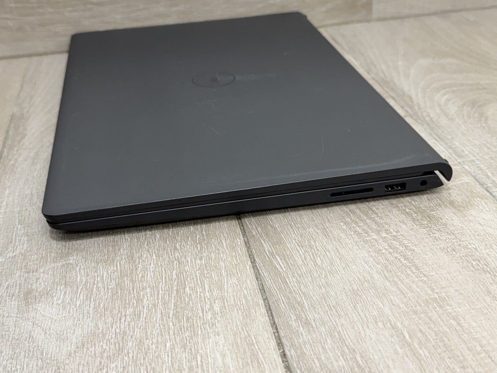 Dell Inspiron 15 3520 15.6″ Core™ i3-1215U 8GB RAM 128GB SSD Win-11