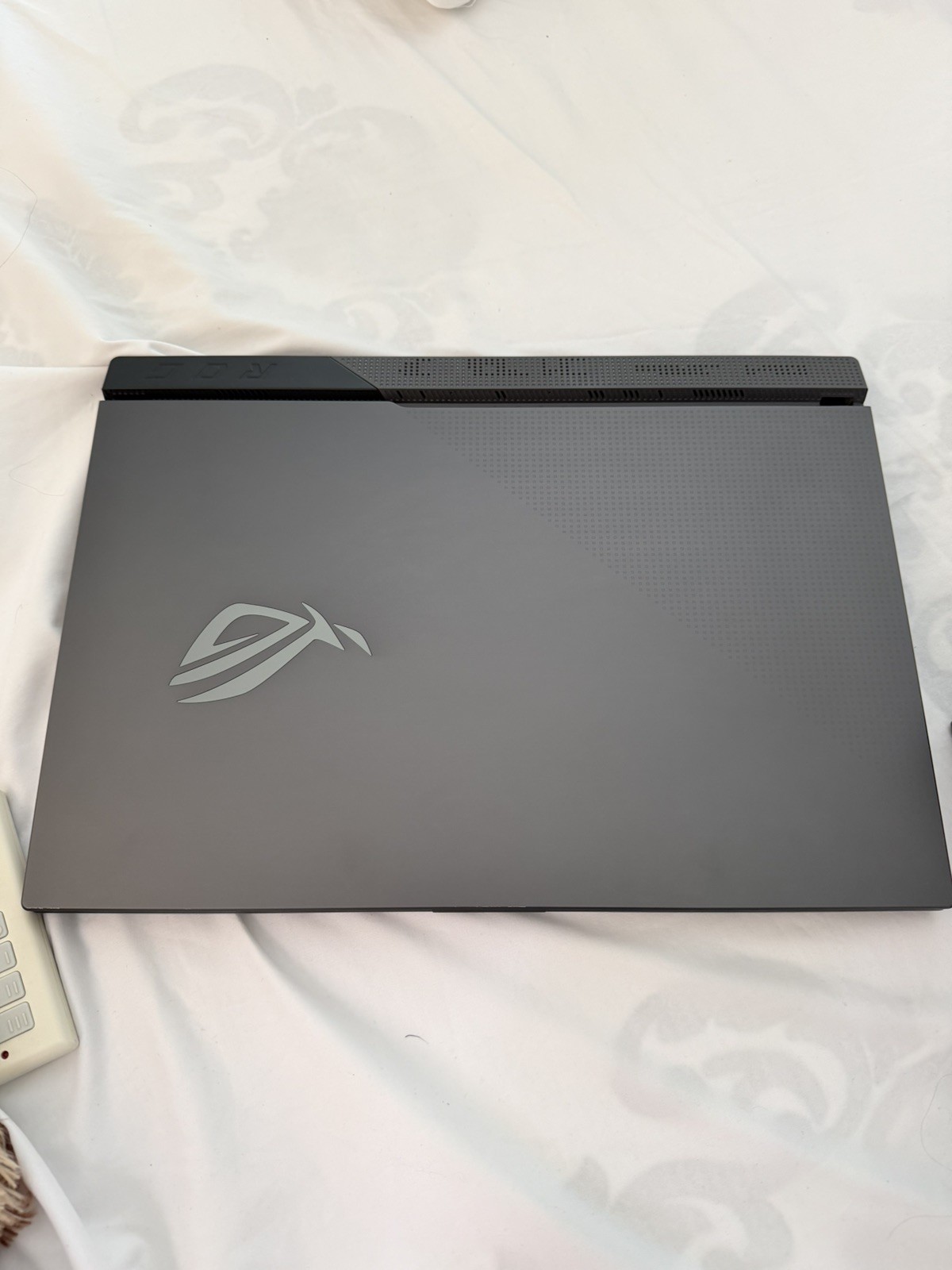 ASUS ROG Strix G17 G713QR Ryzen 9 5900HX RTX 3070 32GB 1TB 17.3″ 300Hz Open Box