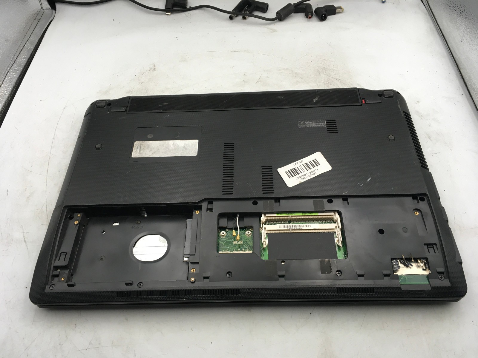 ASUS A53E – BOOTS TO BIOS – INTEL CORE I5 2410M – 4GB RAM – NO OS -READ DESC- BB
