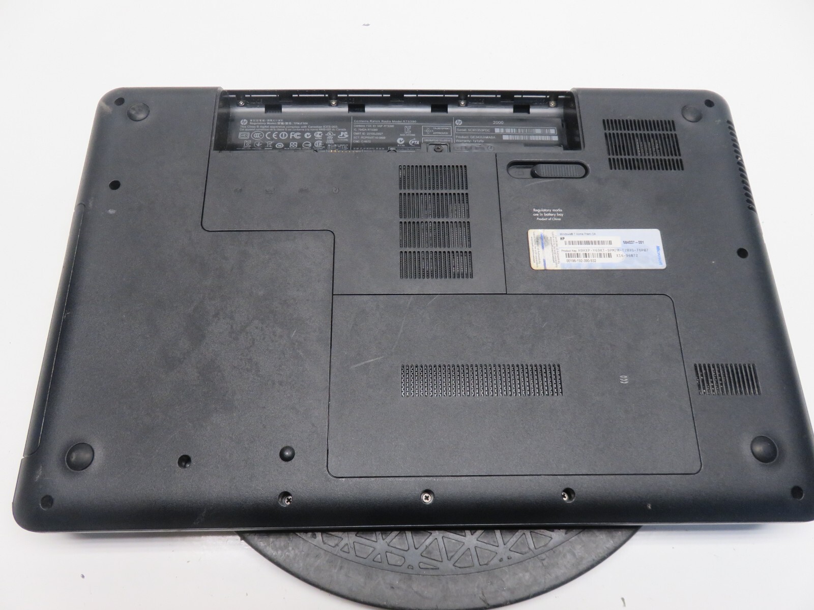 HP 2000-353NR Laptop AMD E-450 4GB Ram No HDD or Battery Radeon