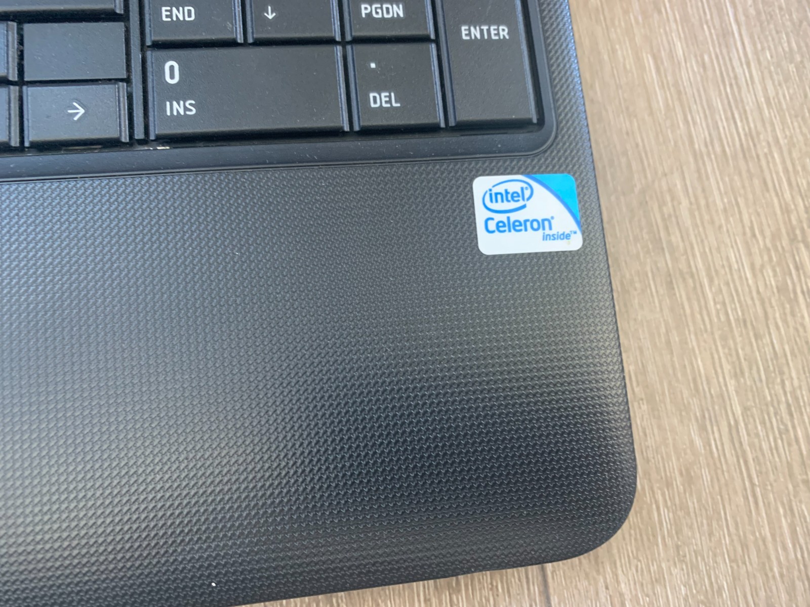 Toshiba Satellite C655-S5049 15.6″ Intel Celeron 900 2.20GHz 2GB RAM 250GB Win 7