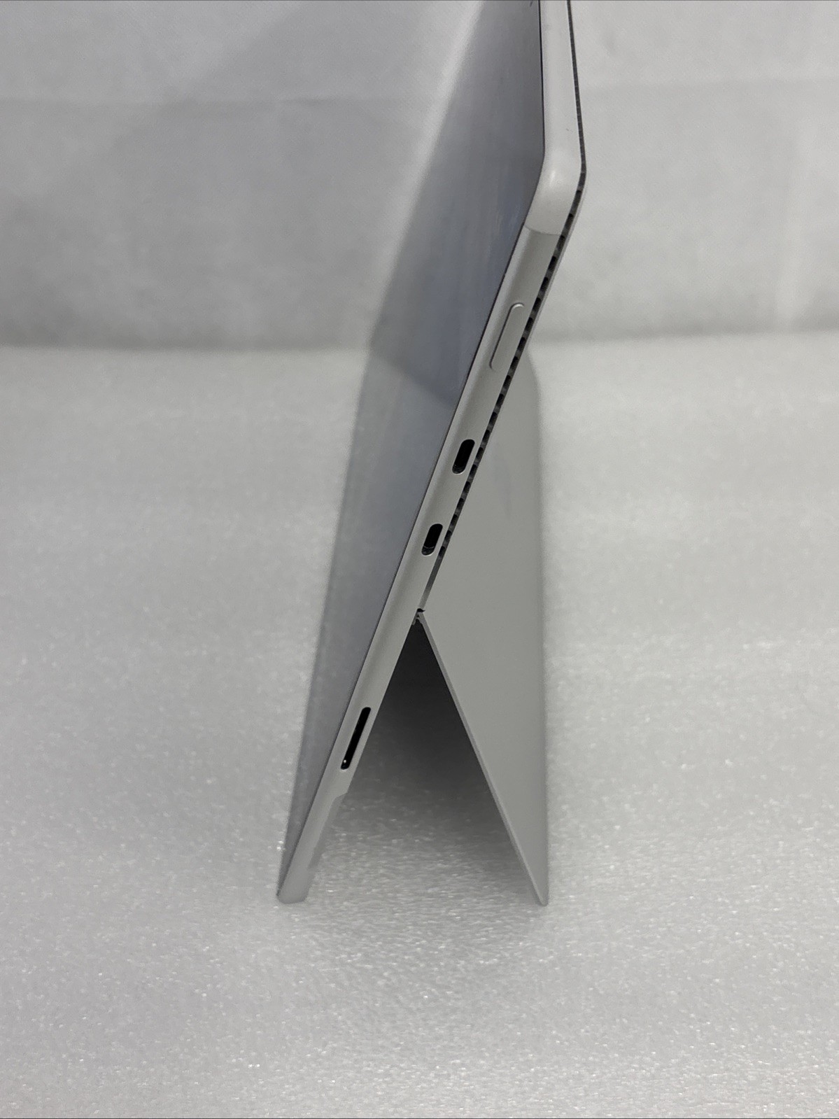Microsoft Surface Pro 8 (256GB, Intel i5 11th, 16GB, LTE) Platinum *Read*
