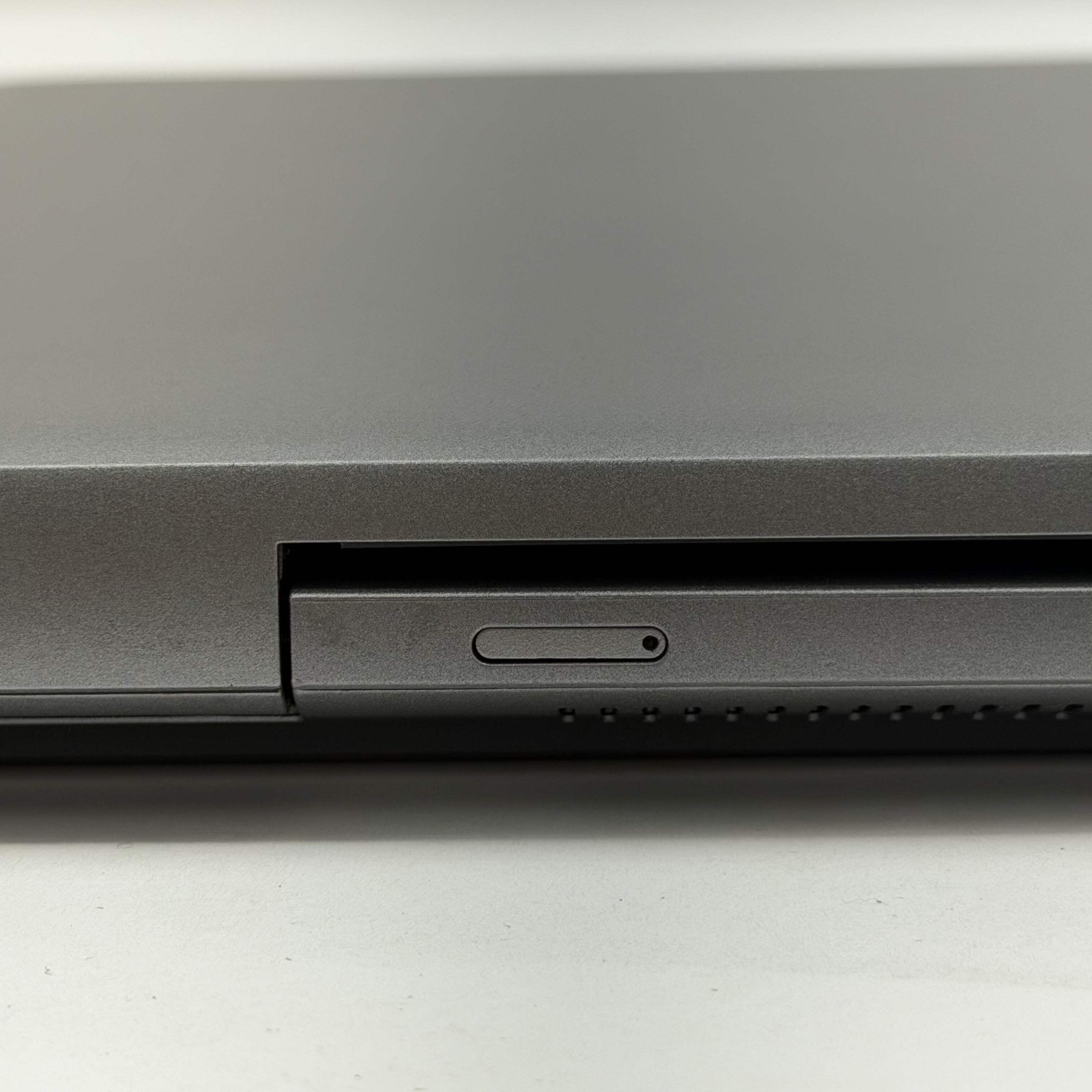Dell Latitude 5540 15.6″ i5-1345U 1.6GHz 16GB 256GB SSD intel Iris Xe Graphics