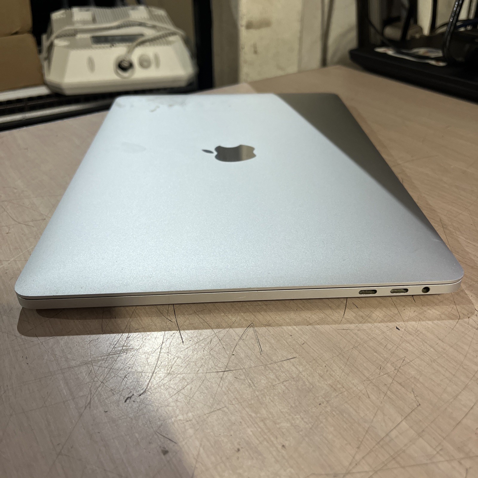 APPLE MACBOOK PRO 13″ TOUCH/2019 CORE I5-8279U 2.4GHZ 8GB RAM 256SSD