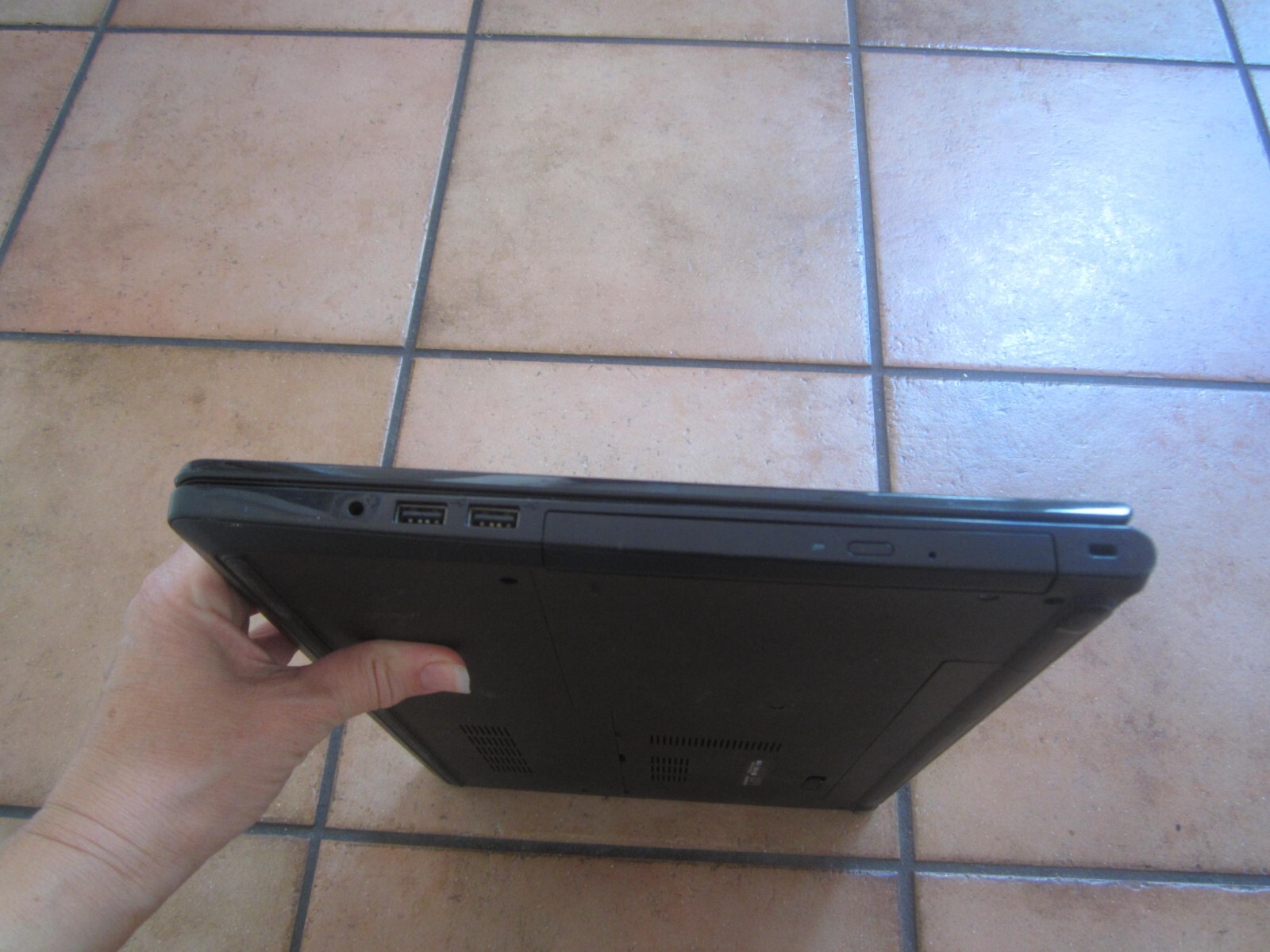 Dell Inspiron 15 5555 Laptop 2GHz 6GBRAM 500GBHD SCREEN INTACT NoPwrCord – WORKS
