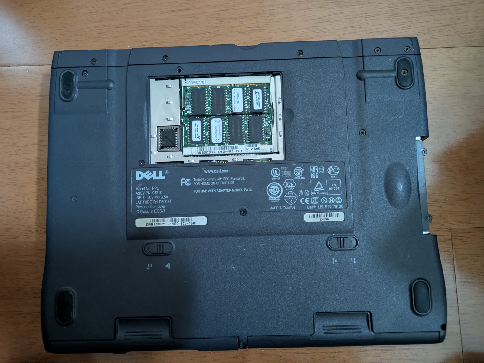 Vintage Dell Latitude PPL CPi D300XT 13″ Laptop CPU Serial Parallel CD & Floppy