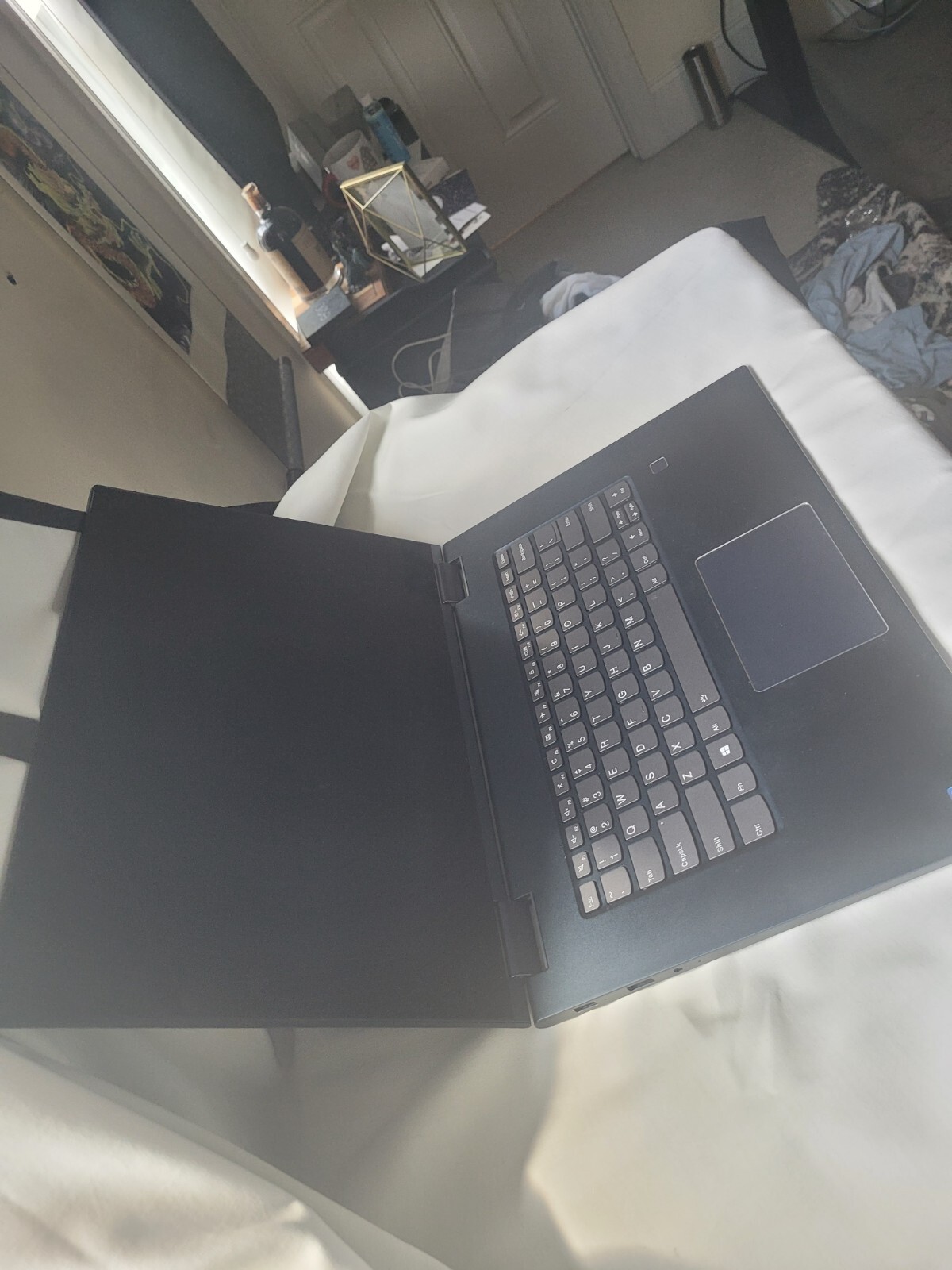 LENOVO YOGA 730-15IWL i5-8265U @ 1.60 GHz, 8GB RAM, NO HDD/OS – (PARTS)