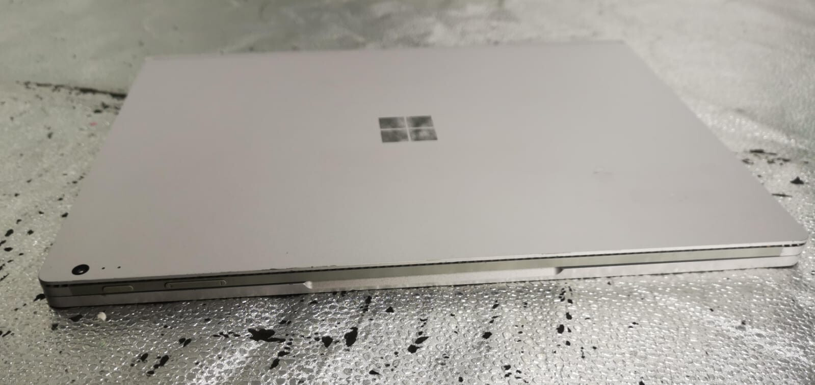 Microsoft Surface Book 13.5″ Intel Core i5-6300U 8GB RAM 256GB