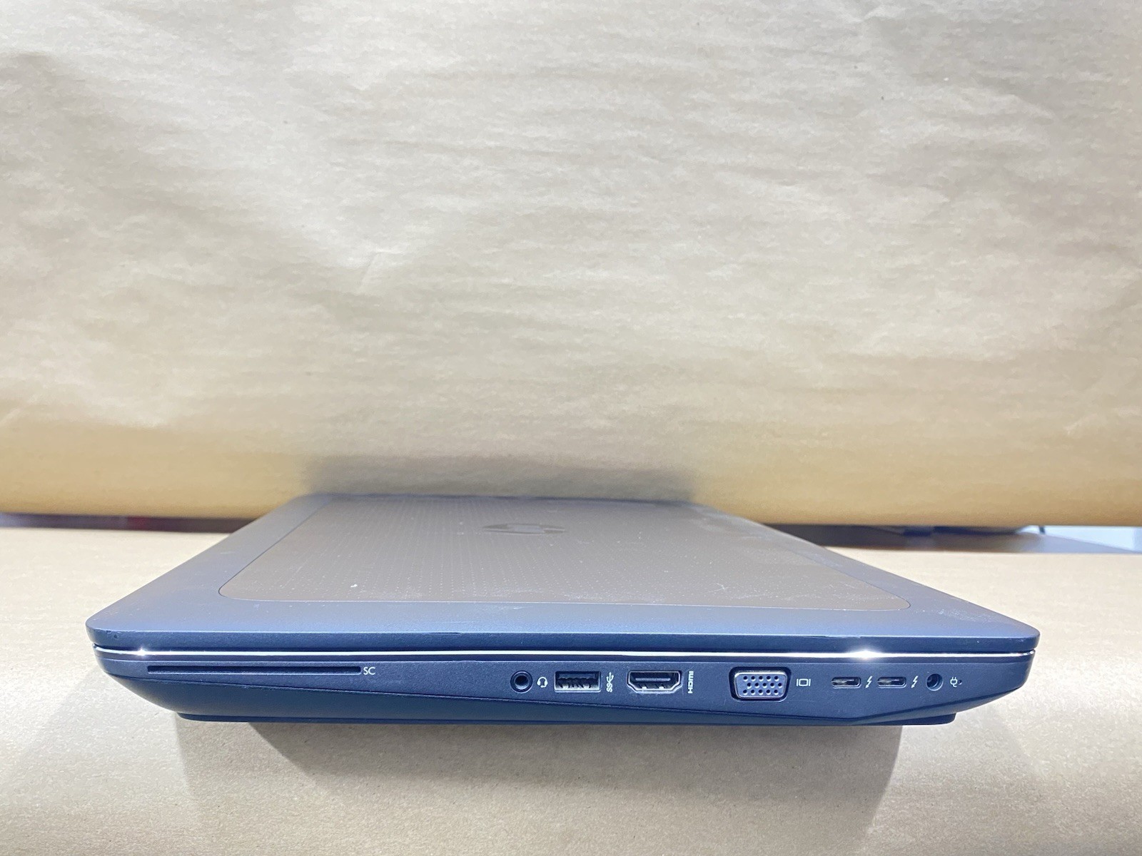 HP Zbook 17 G3 – 17″ 1920×1080 – i7-6700HQ – 8GB – 256GB SSD – Win 10 Pro READ