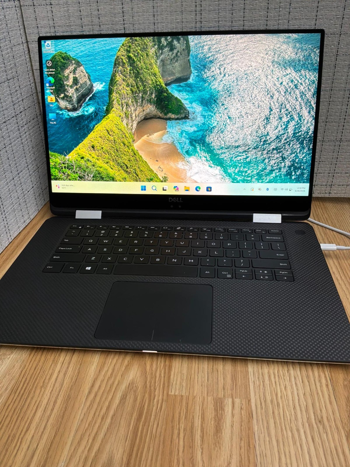 Dell XPS 15 9575 2-in-1 i7-8705G 16GB 256GB SSD Radeon RX Vega M 4GB Touch