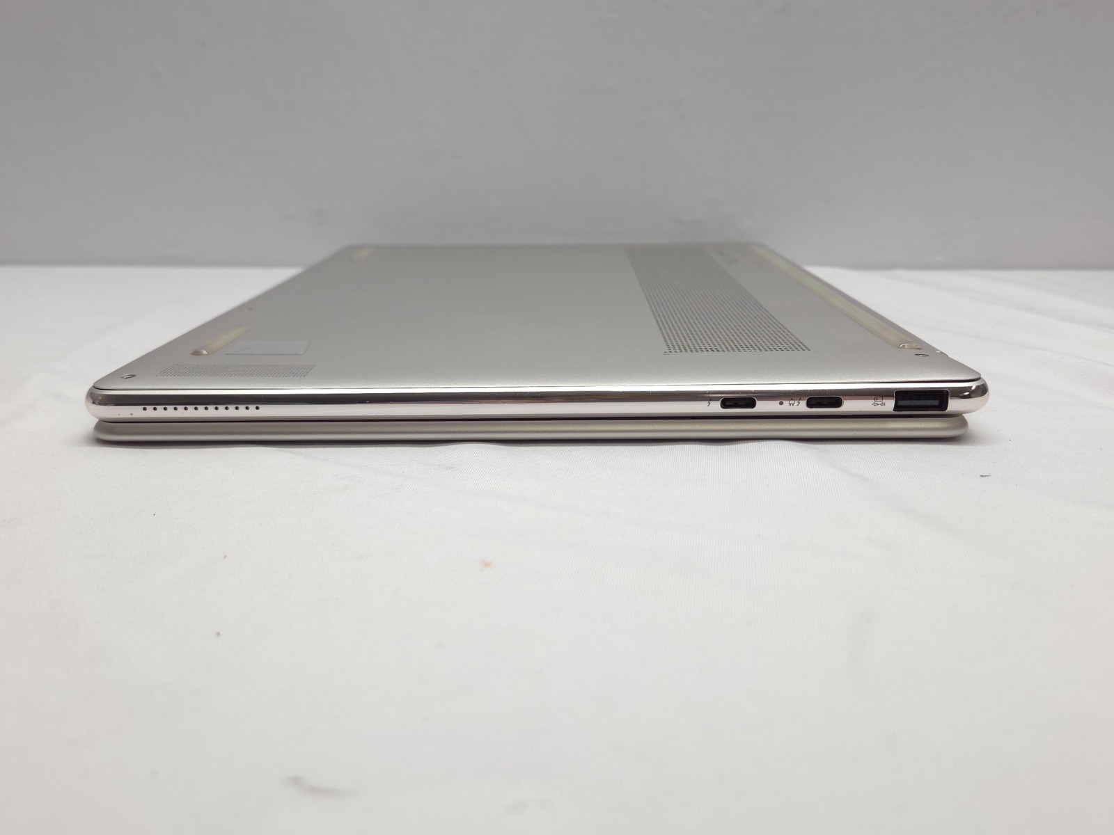 Lenovo Yoga 9 14IRP8 14″ OLED Intel Core i7 11th Gen 8GB RAM No Storage AS-IS