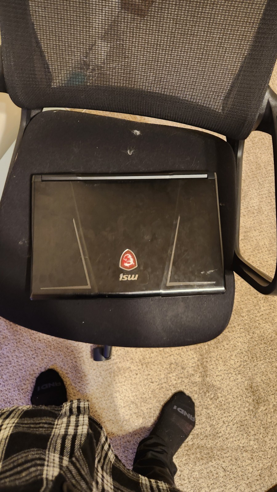 Slightly used MSI GE63 Raider RGB 9SE 32Gb ram Intel i7 9th Gen processor 15.6″