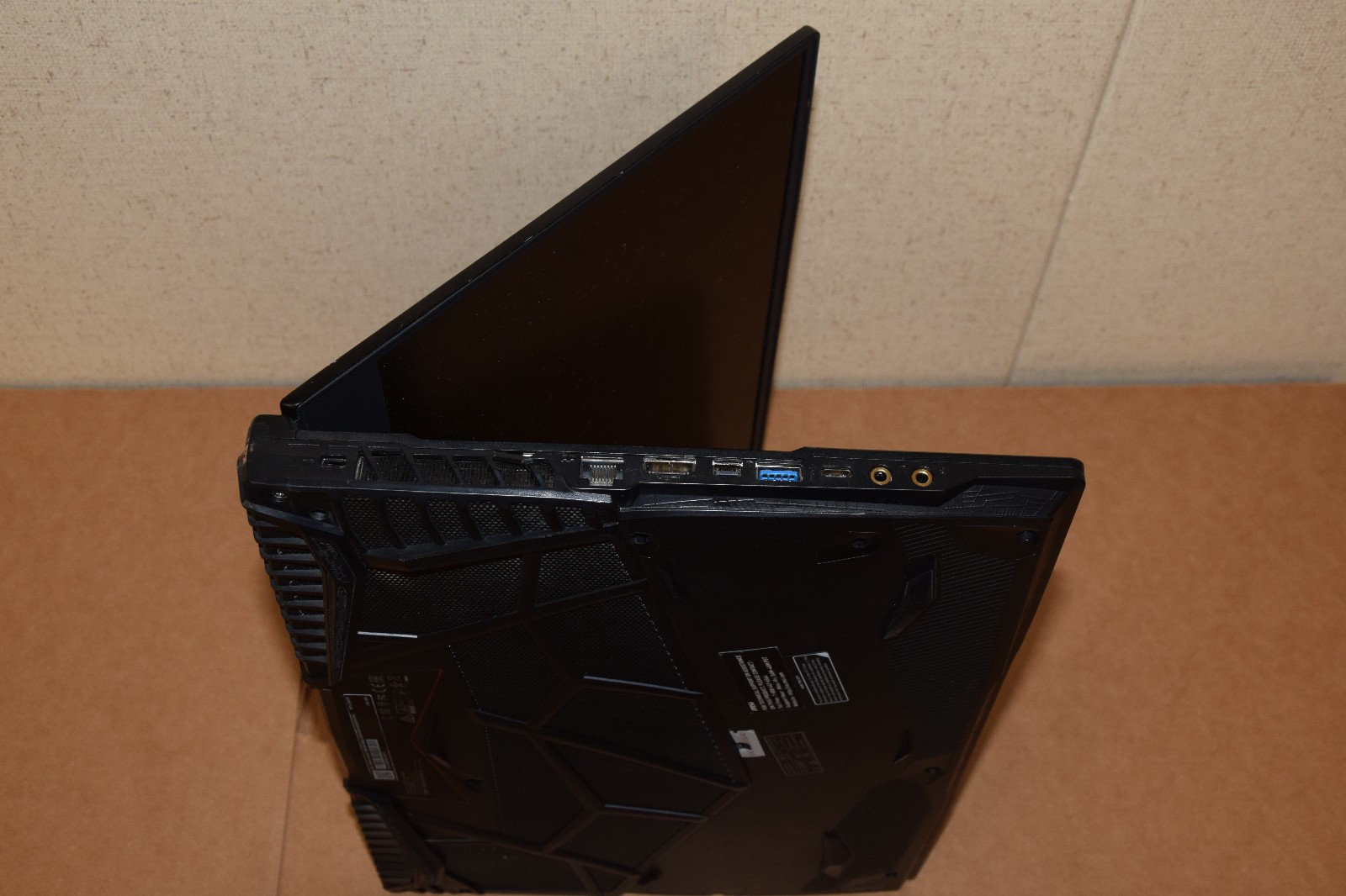 WATER DAMAGE DEAD JUNK MSI GL65 Leopard MS-16U8 10SCXK-006US 15.6″ Laptop