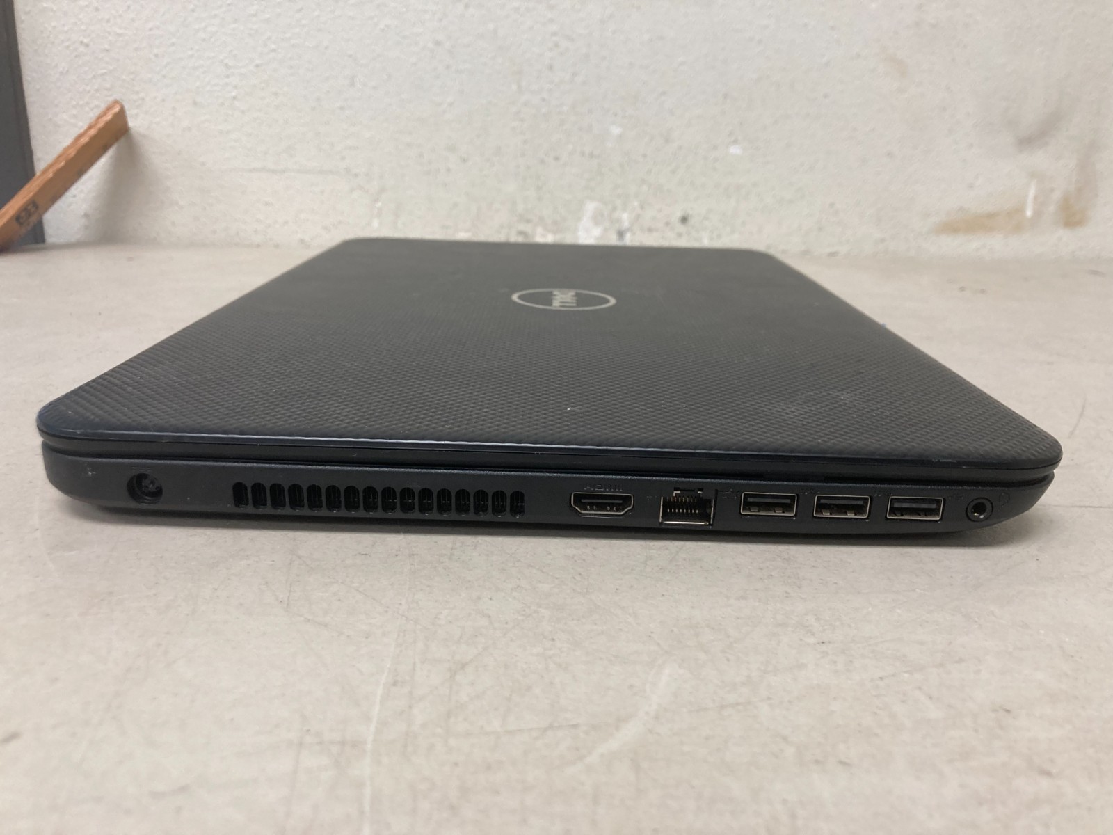 Dell Inspiron 15 Laptop Intel Celeron 321GB HDD 3.8GB RAM Linux Mint OS