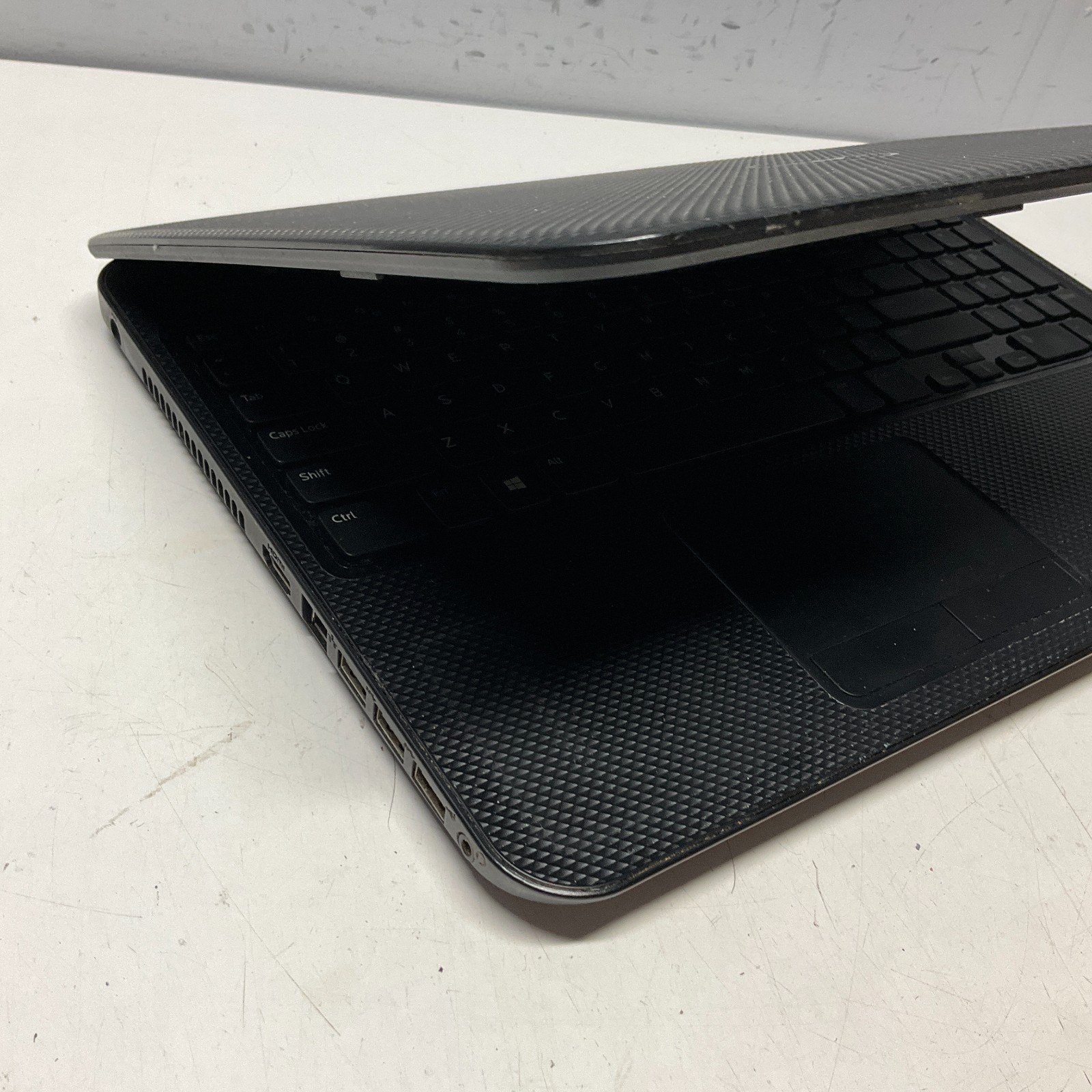 Dell Inspiron 15-3537 15.6″ Intel core I3-4010U 1.7GHz 4GB 500GB HDD Win 10 Pro