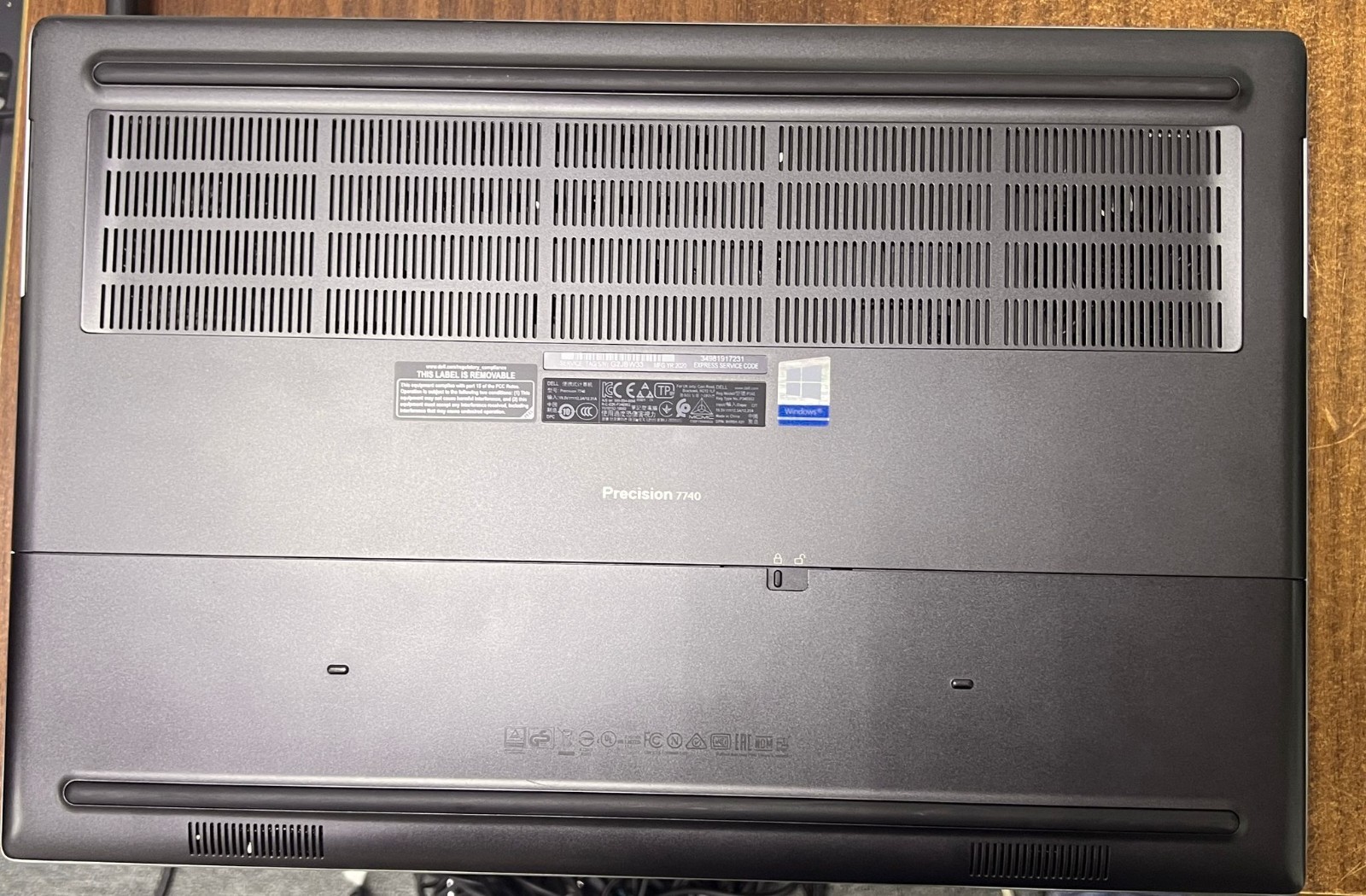 Dell Precision 7740 17.3 inch (512GB, Intel Core i7 9th Gen., 2.60GHz, 16GB)…