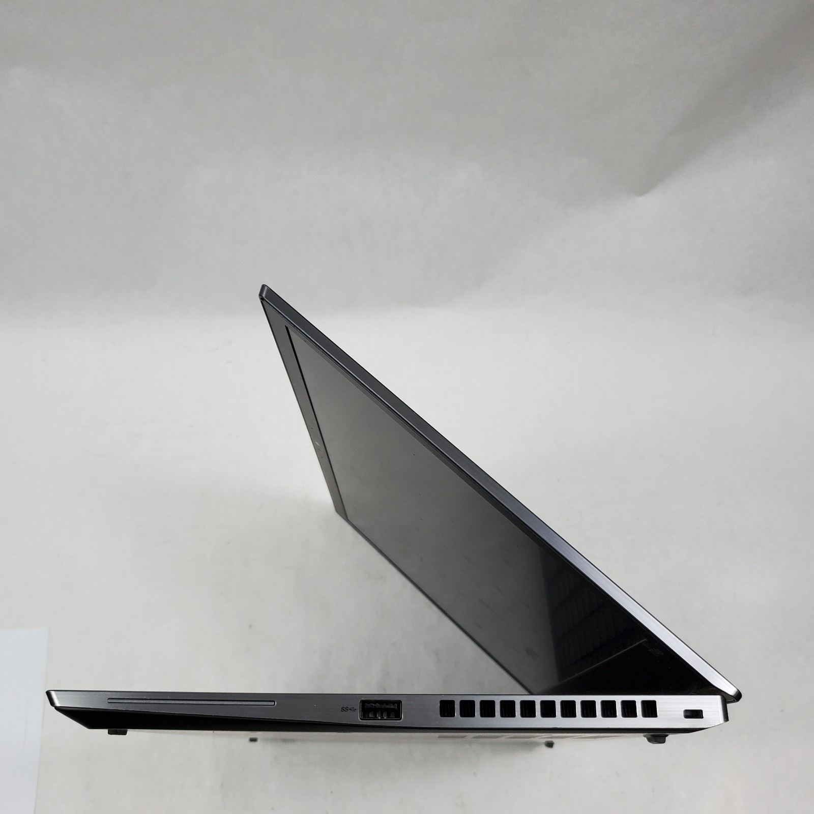 Lenovo ThinkPad T14s Gen 2 AMD Ryzen 5 PRO 5650U 8GB RAM 256GB SSD NO OS