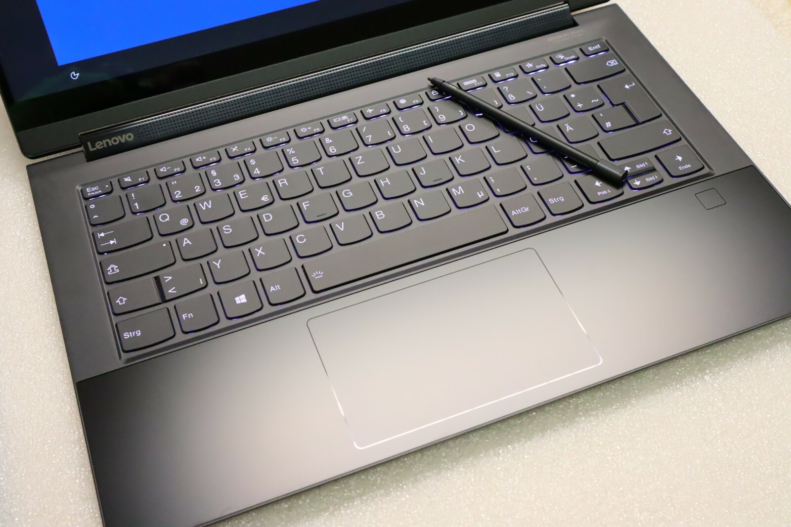 LENOVO YOGA 9i 4-in-1 CONVERTIBLE i7-QUAD *4TB* 16GB UHD HDR SHADOW YOGA 9 GAR.