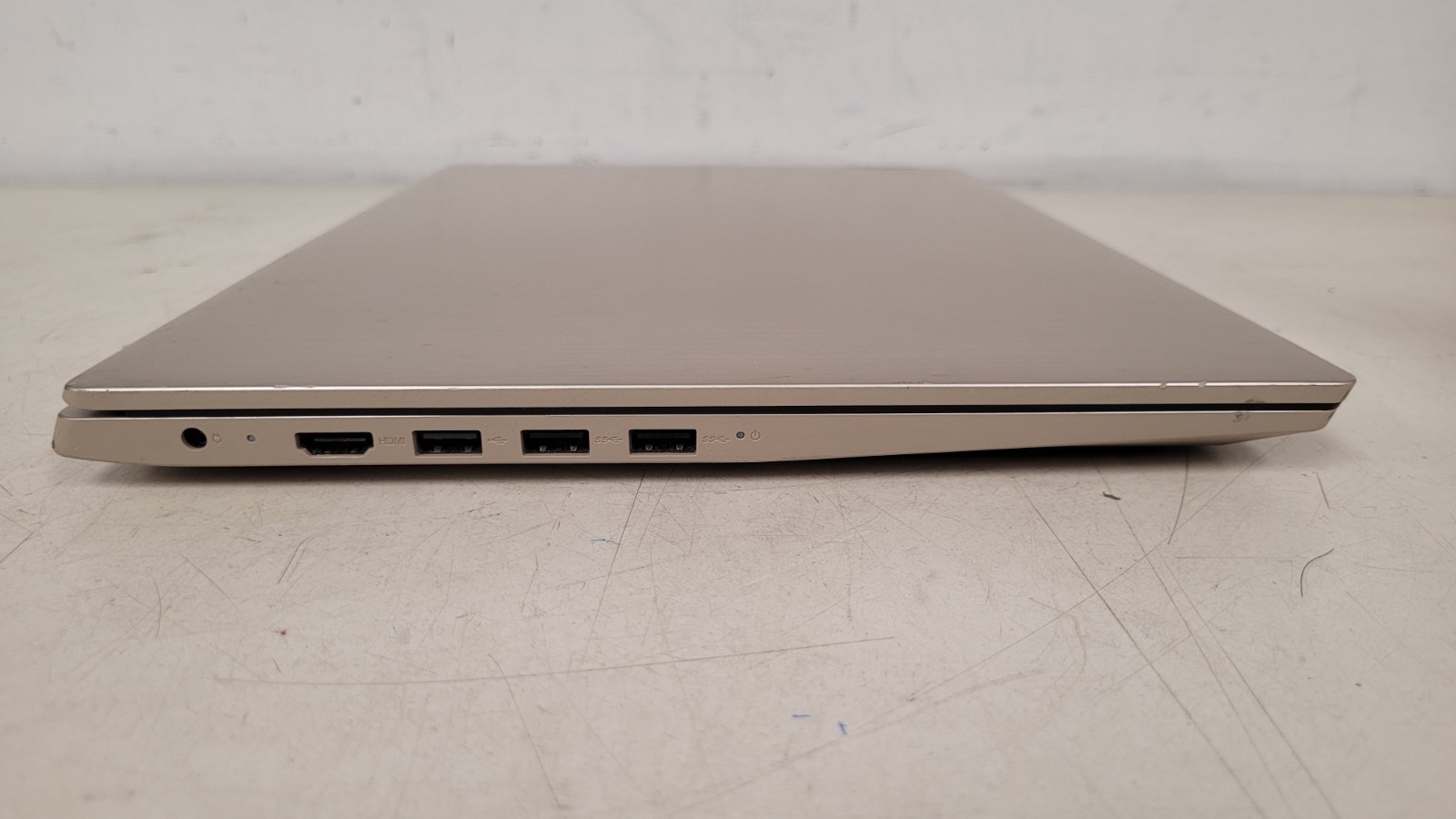 Lenovo IdeaPad 3 15IML05 15.6″ pentium 6405u 2.4ghz 8gb ram 250gb ssd PF29F3BW