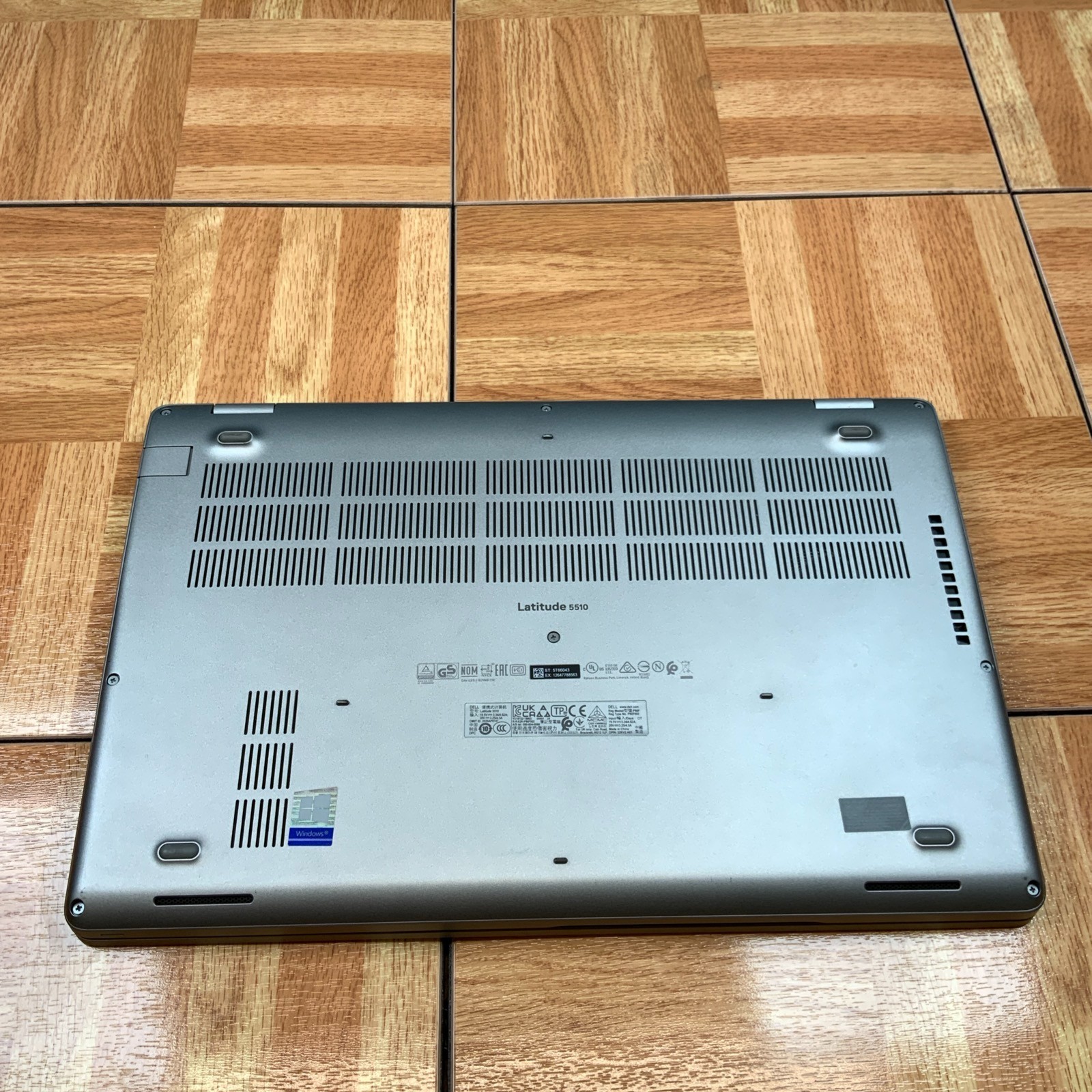 Dell Latitude 5510 Intel i7-10610U 8GB RAM 256 GB SSD Win 11 Pro