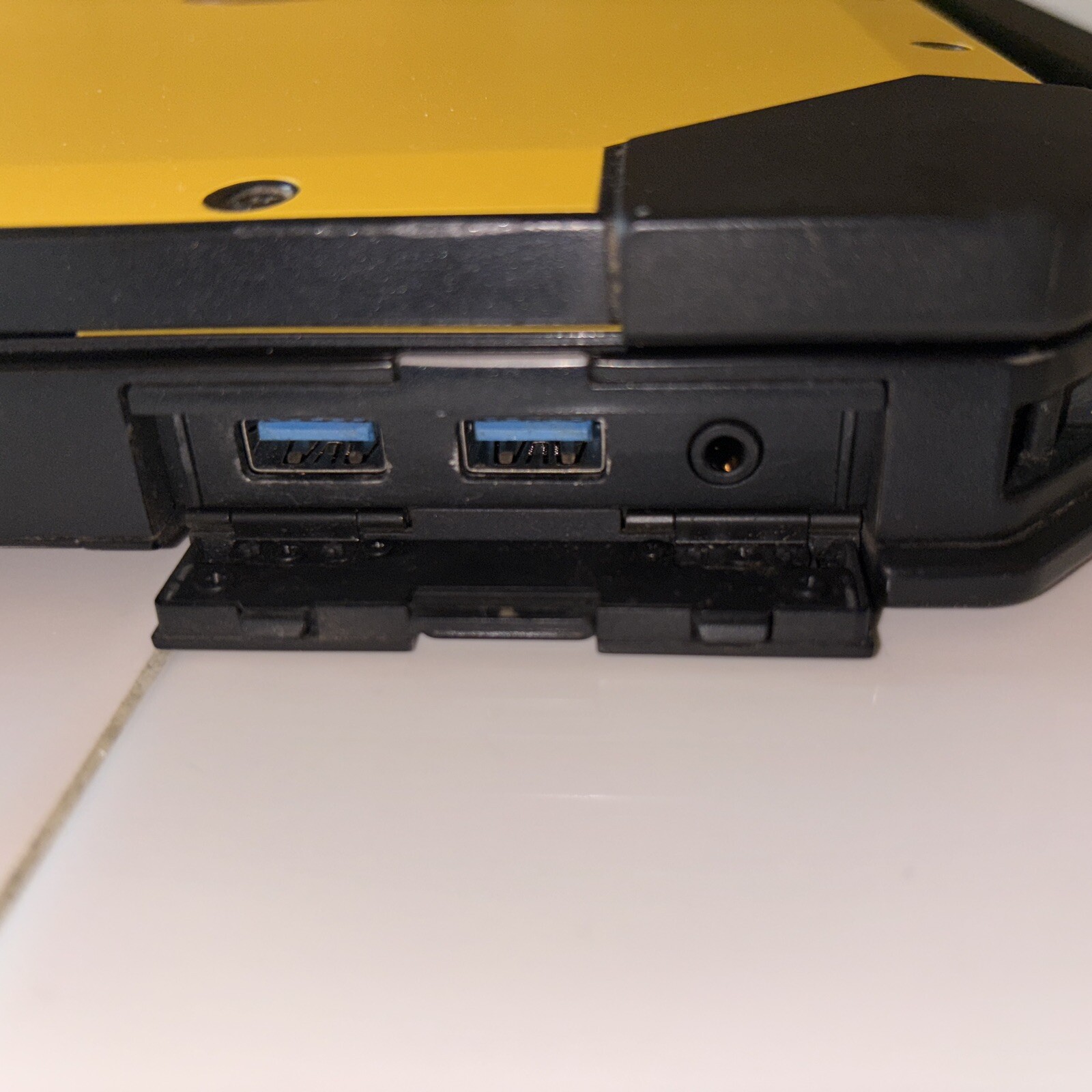 DELL RUGGED 5420 i5-6600U up to 32GB RAM 2TB SSD Toughbook DeWALT Yellow
