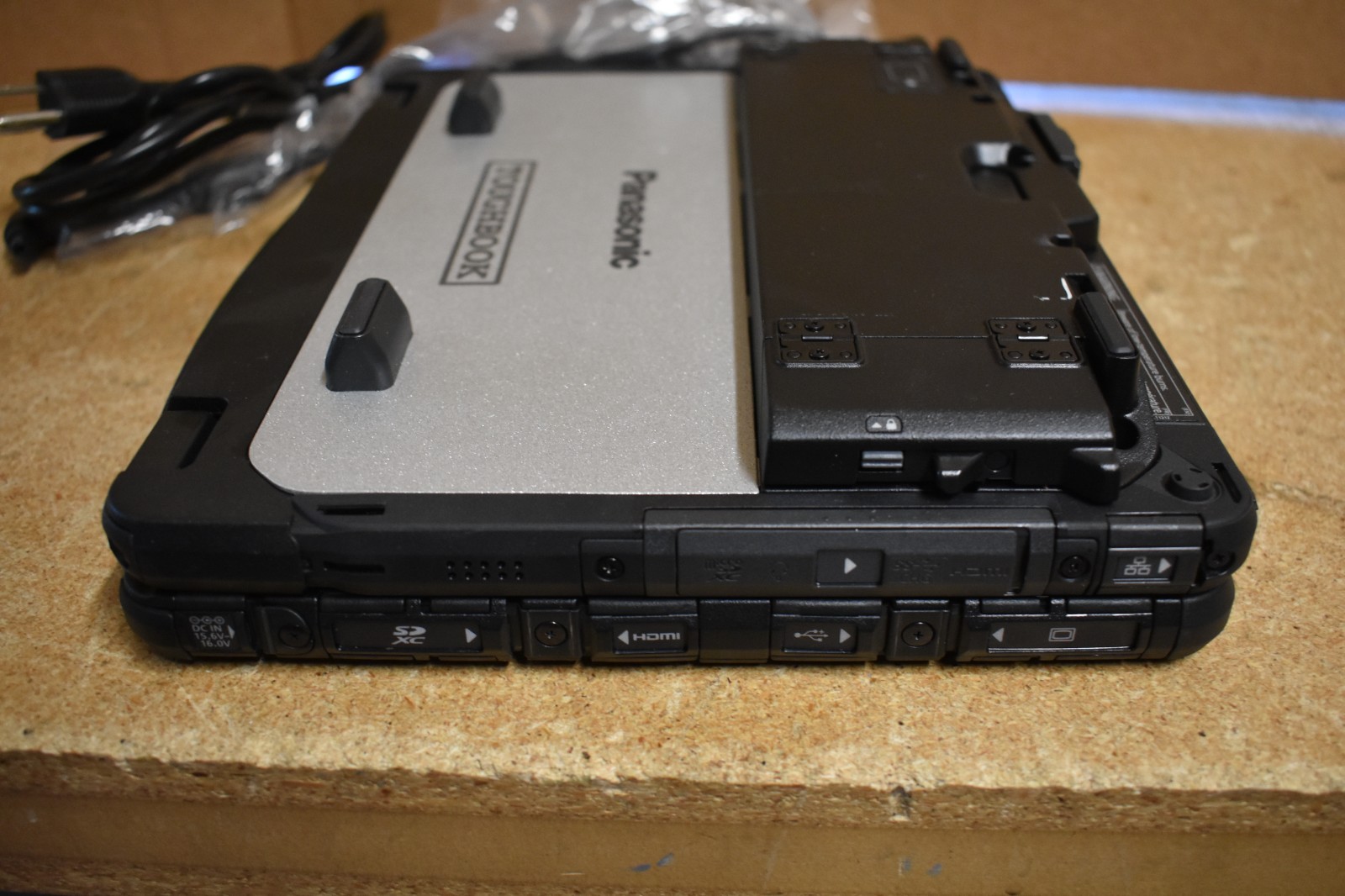 Panasonic Toughbook CF-20 1.6 GHz Core i5-7Y57 @ 1.2GHz 8GB 512GB Win10 Hours 0