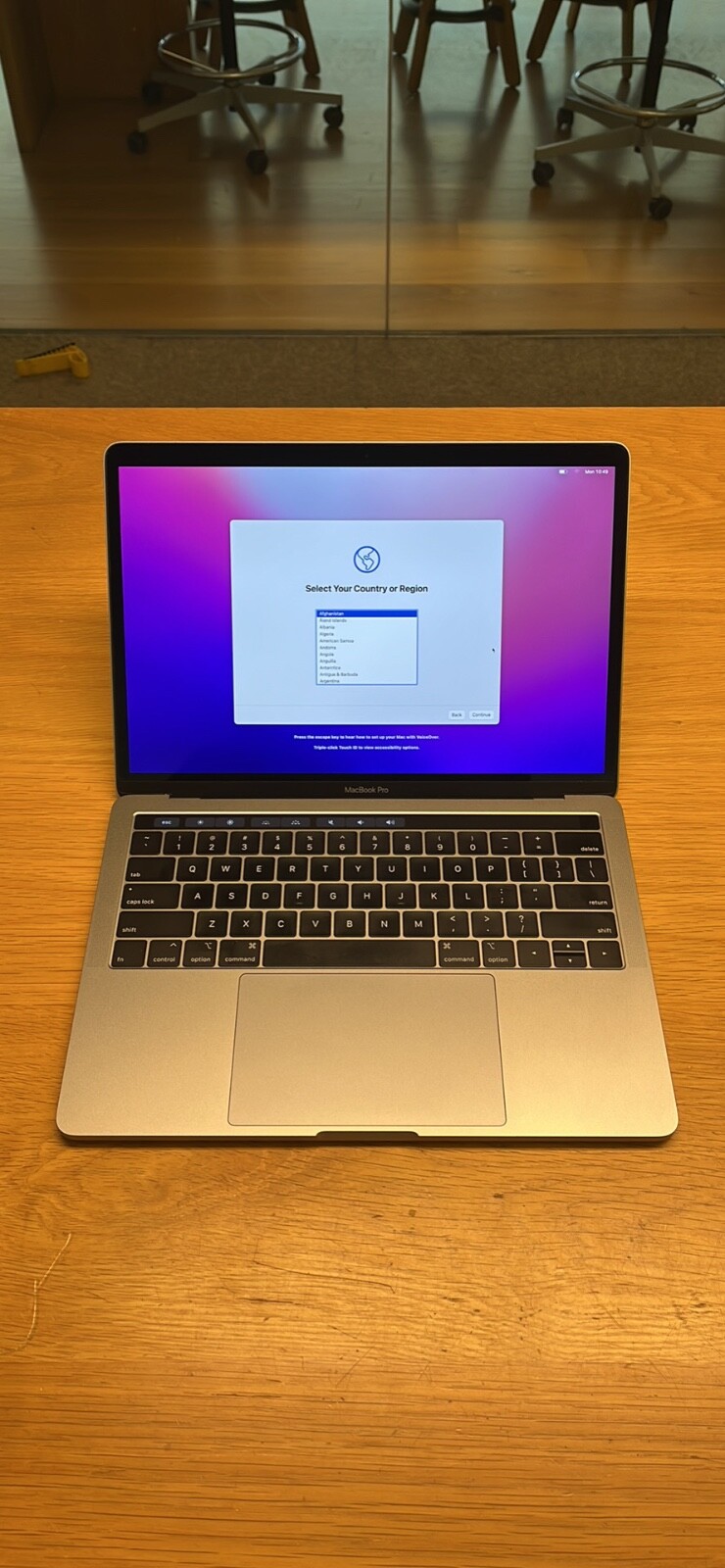 2019 13 inch MacBook Pro Touch Bar 128gb
