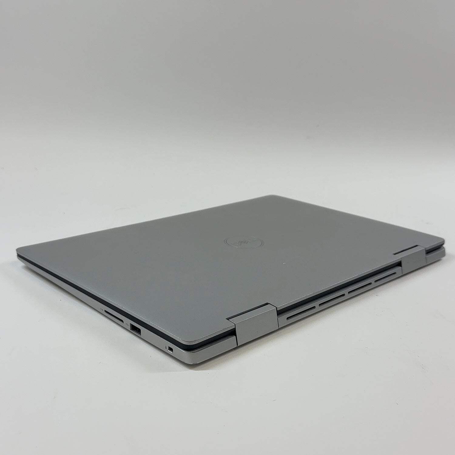 Dell Inspiron 15 5000 2-N-1 15.3 i5-8265U 1.6GHz 8GB RAM 256GB SSD