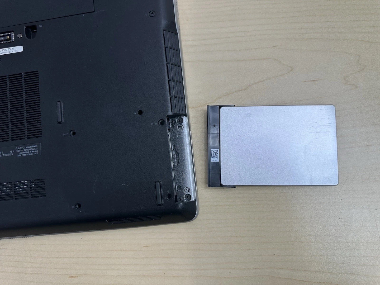 Dell Latitude E6420 Core i5-2520M 8GB RAM No Charger For Parts Or Repair