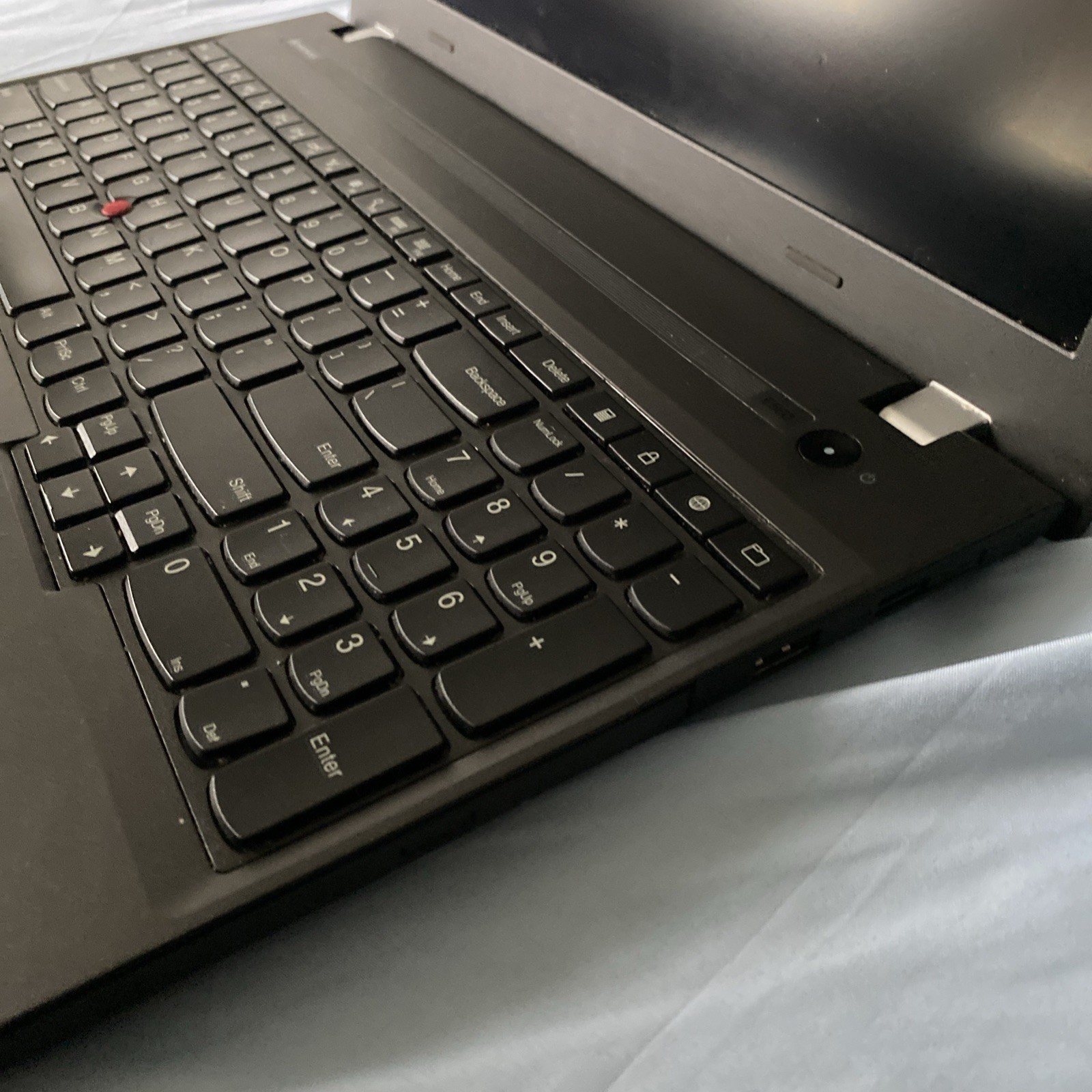 Lenovo ThinkPad E560.