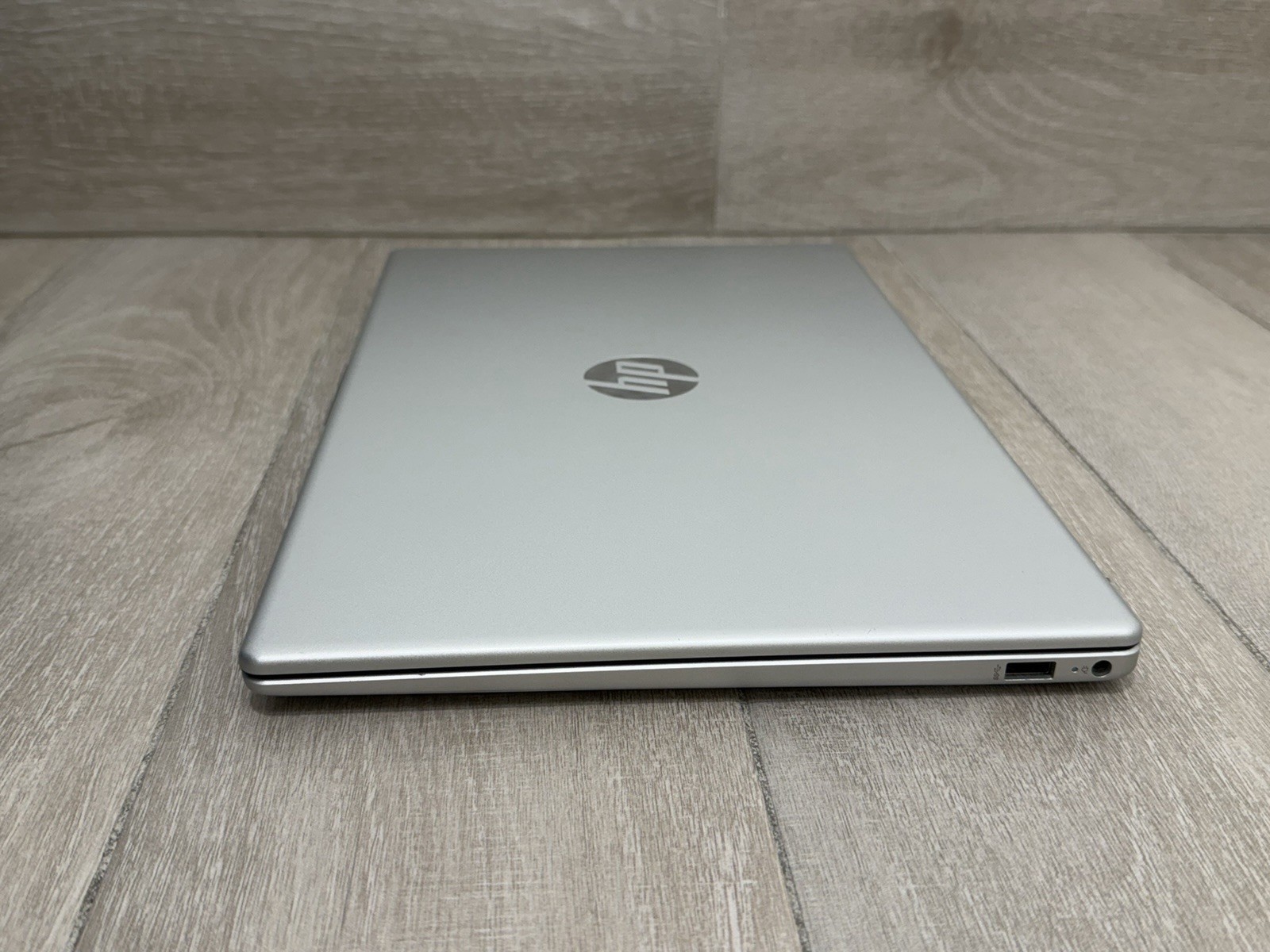 HP 15-FD0005DX 15.6″ Touch Laptop Core i5-1235U 8GB RAM 512GB NVMe Win-11