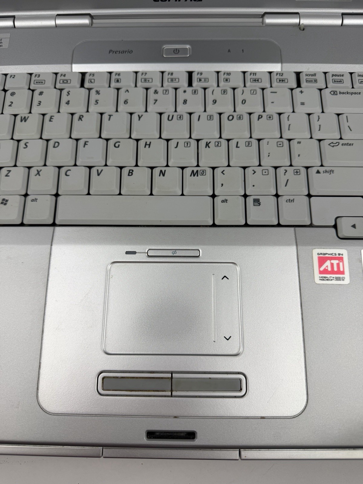 COMPAQ Presario R3000 | Laptop | Windows XP Professional | With power Cord