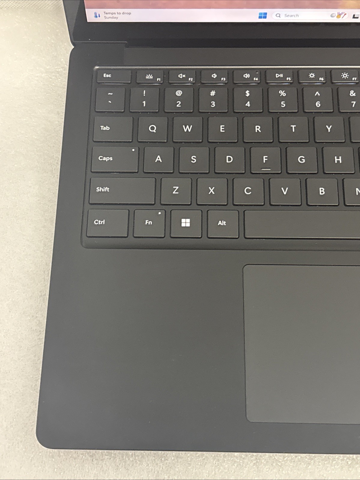 Microsoft Surface Laptop 5 13.5″ (Intel i5-12th Gen, 16GB RAM, 256GB) – Black