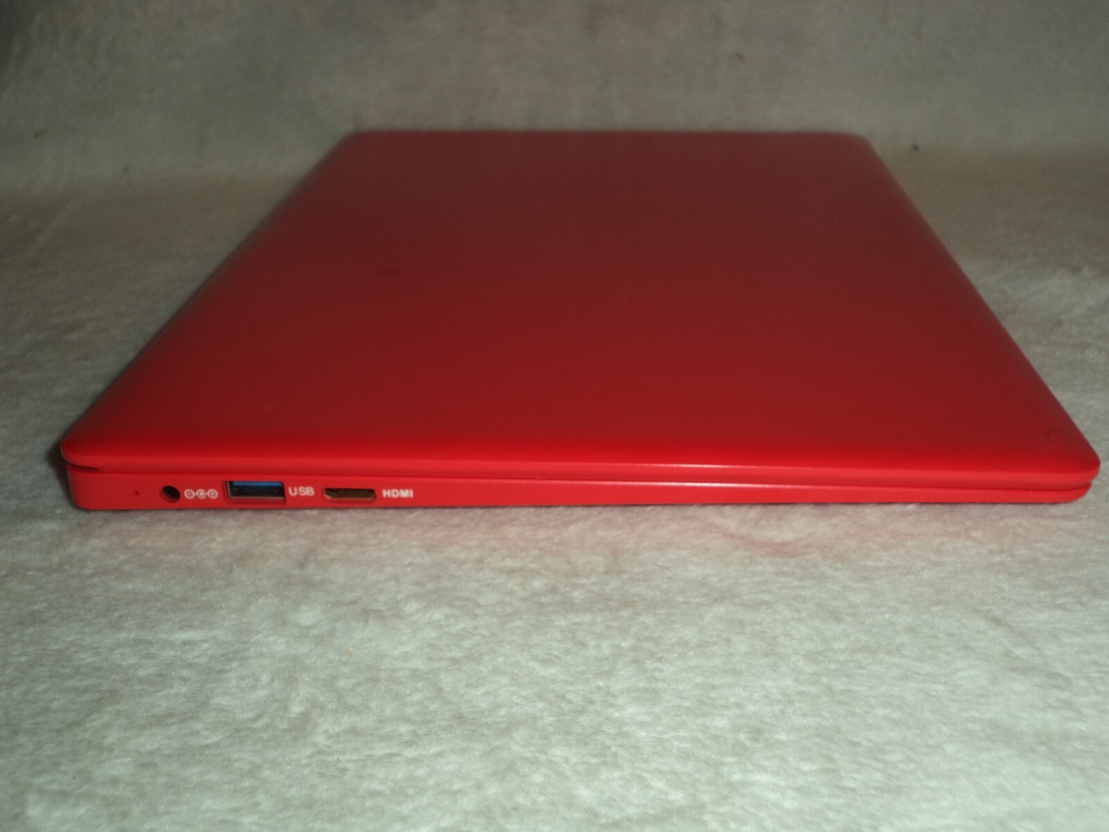 Ematic EWT147 14.1″ Laptop PC with Intel Atom Quad-Core Processor, 4GB Memory