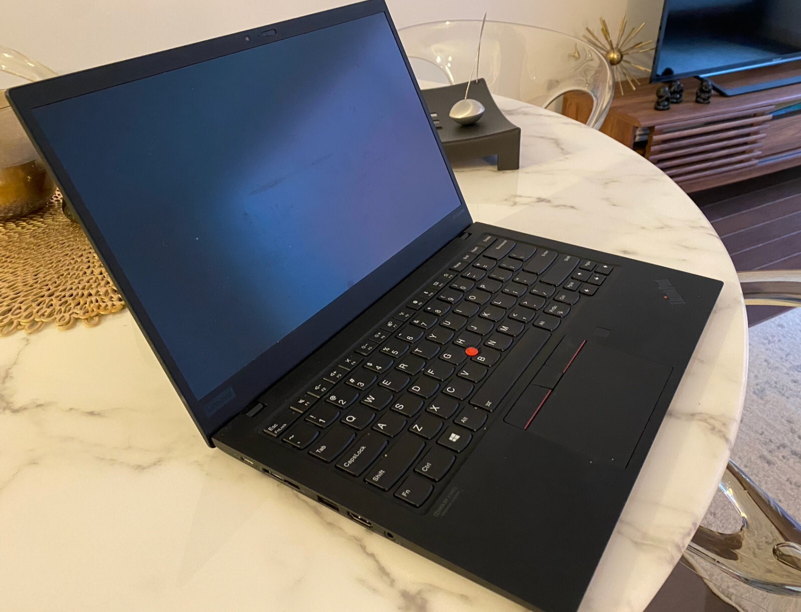 ThinkPad X1 Carbon Gen 7 – Black