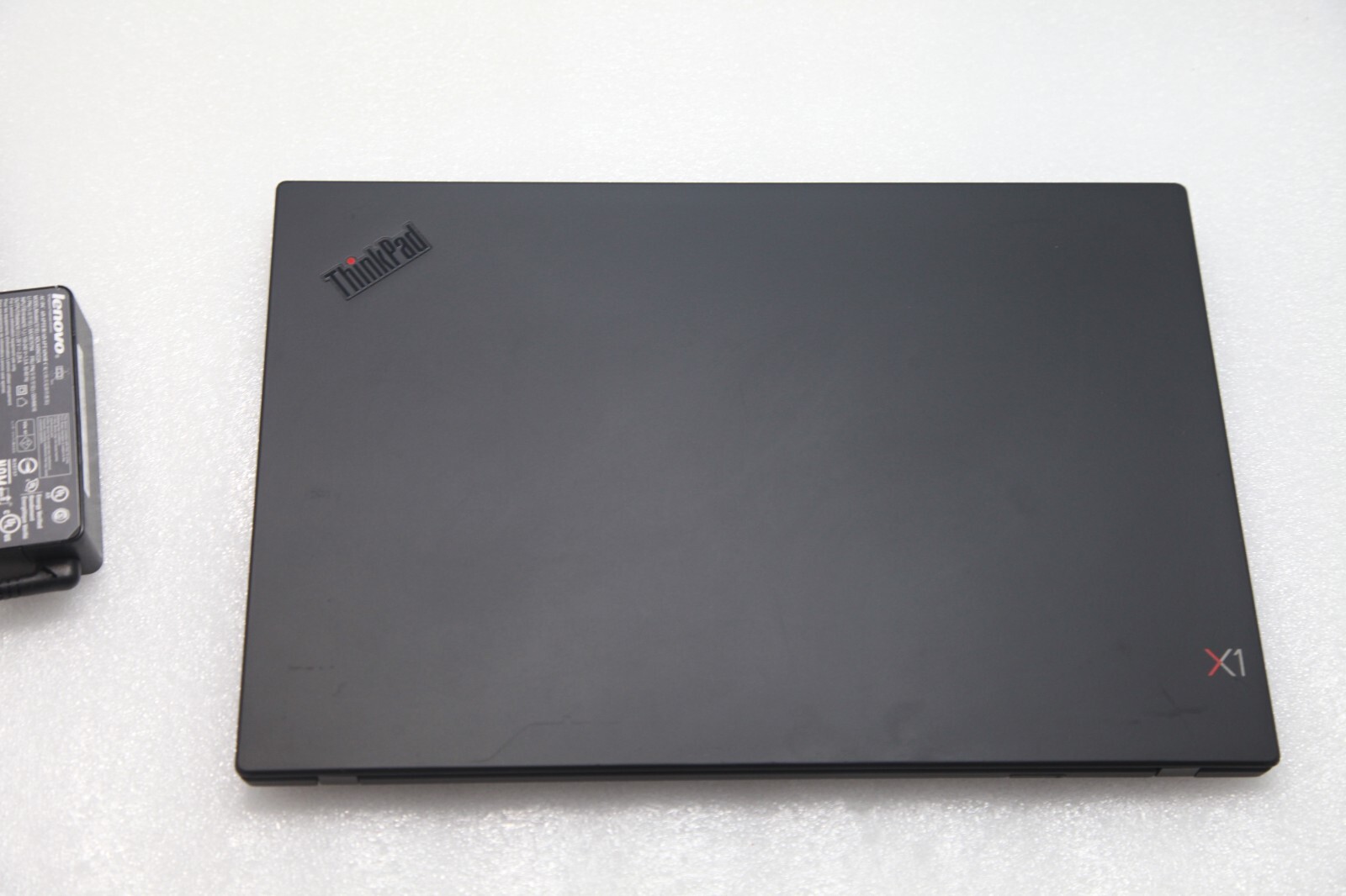 Lenovo ThinkPad X1 carbon 6th gen 14” | i5-8250U | 256GB SSD|8GB|FHD IPS Win11P