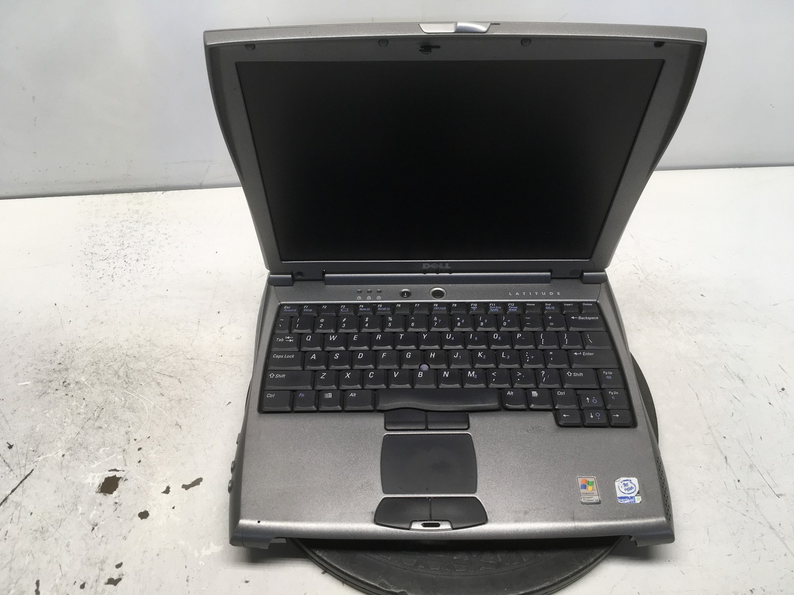 Dell Latitude C400 Intel Mobile Pentium III 1GHz 640 MB NO HDD No Batt