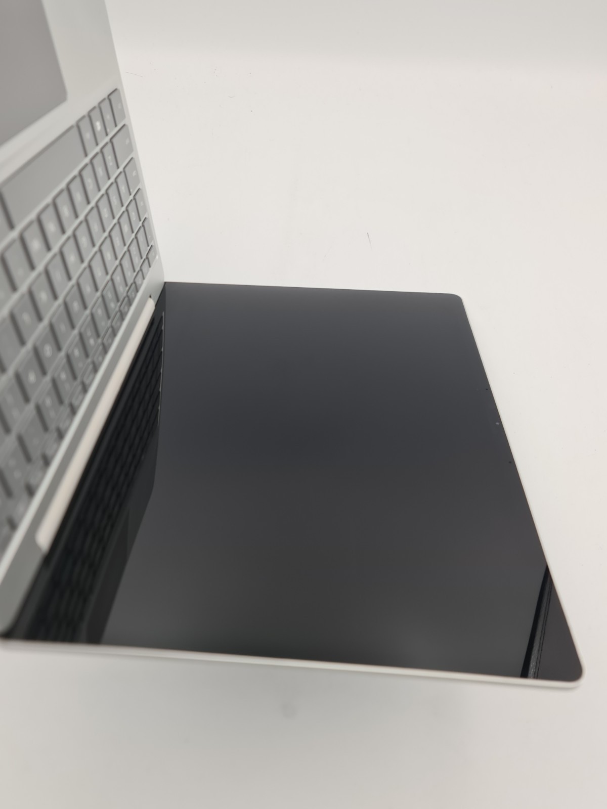 Microsoft Surface Laptop Go – 12.4” i5 10th Gen/8GB RAM/128GB (READ DESC) – 47C