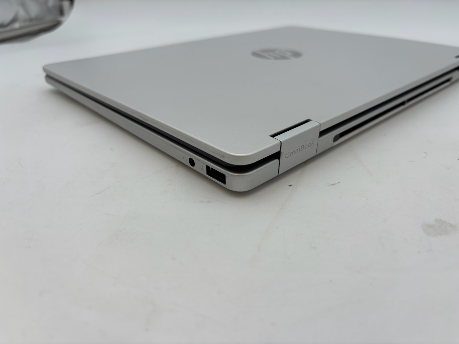 HP OmniBook 5 Flip Laptop 14-fp0013dx 14″ 512 GB SSD 8 GB RAM Core 5 120U